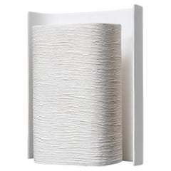 Applique murale sculpturale en plâtre blanc 'Galba I' -  Organic Modern par Benediko
