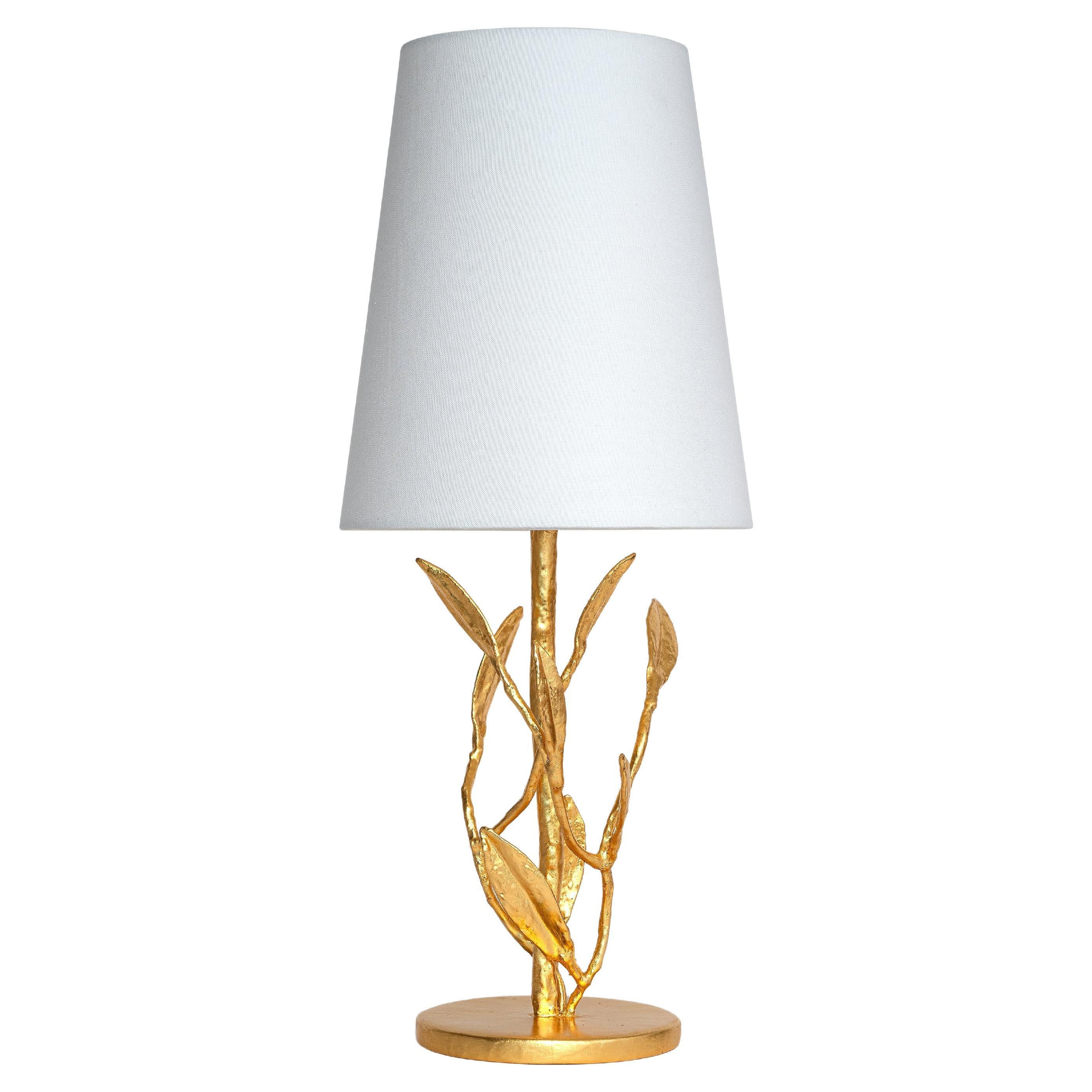 Elise Contemporary Tischleuchte aus 23K Gelbgold von Benediko im Angebot