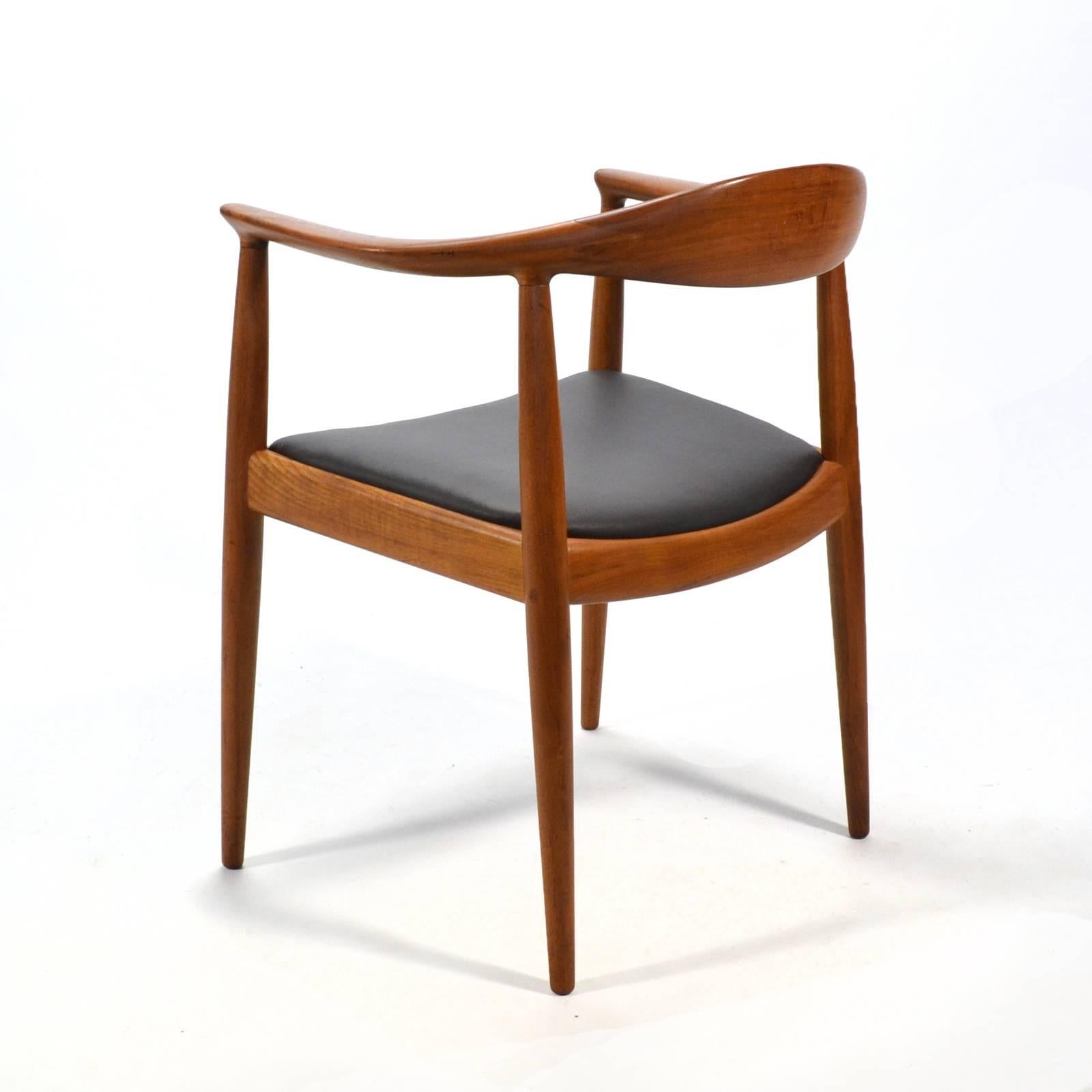 Scandinave moderne Hans Wegner Round Chair/The Chair de Johannes Hansen