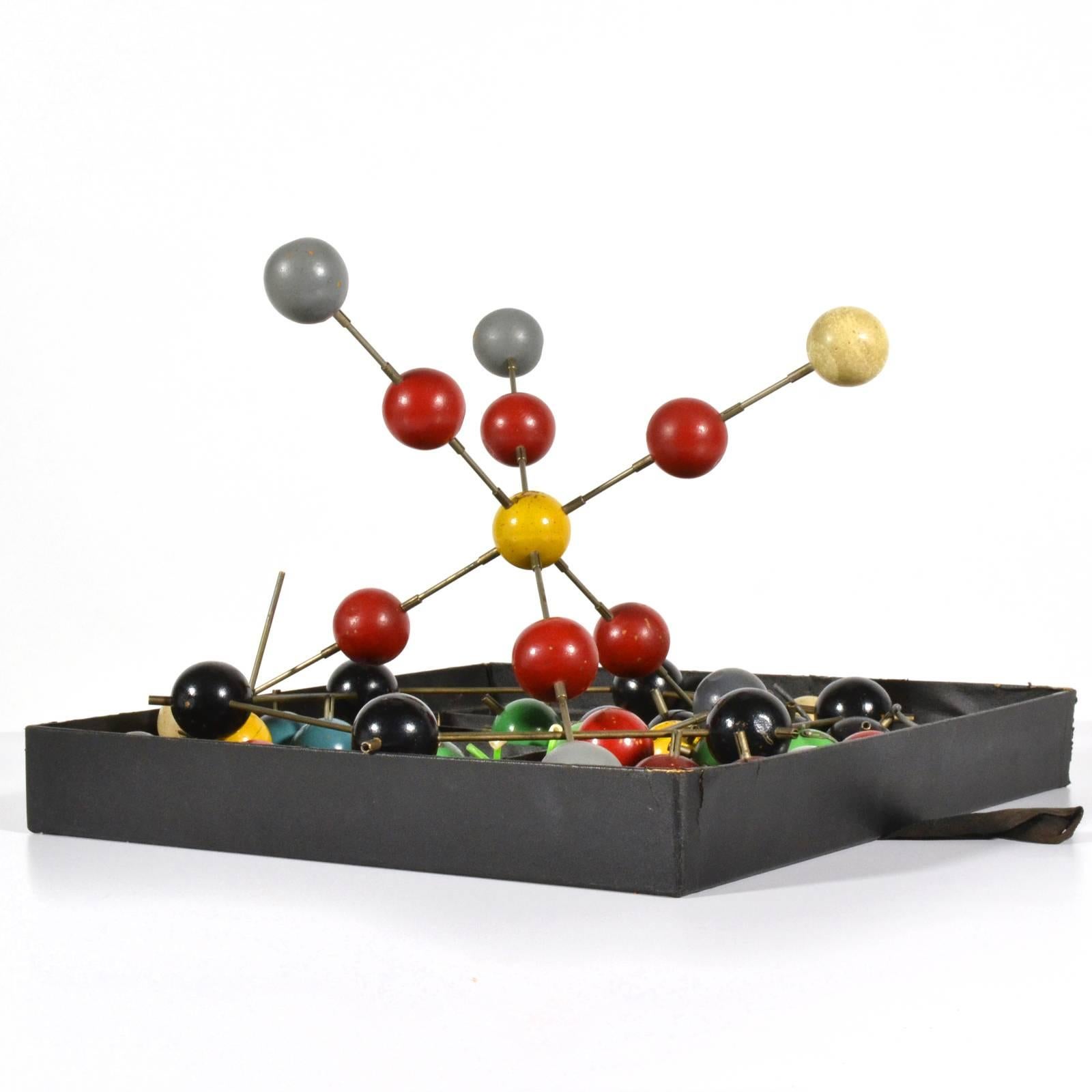 Vintage Molecular Model 1950s Atomic Educational Tool In Good Condition In Highland, IN