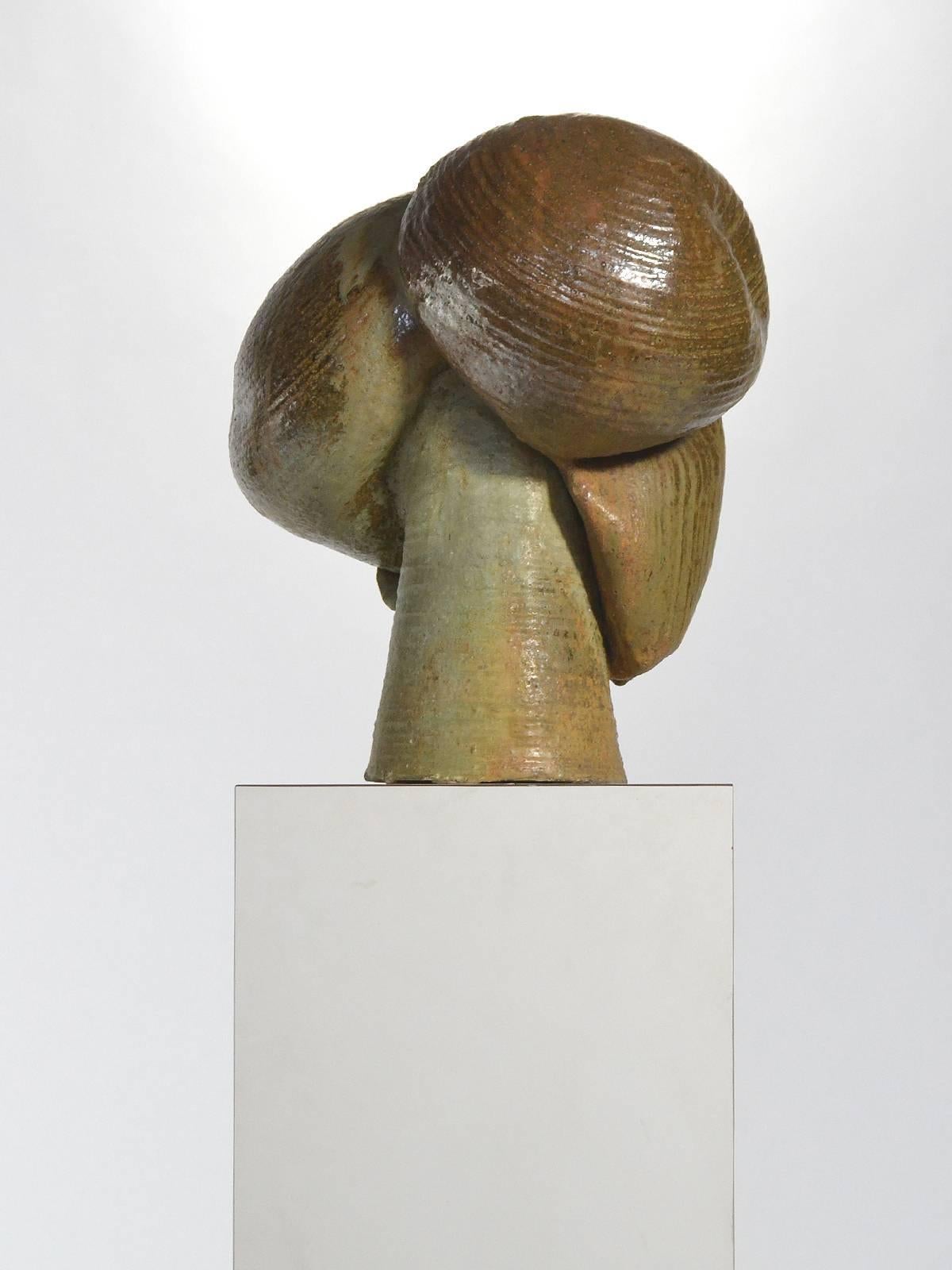Americano Scultura astratta in gres in vendita