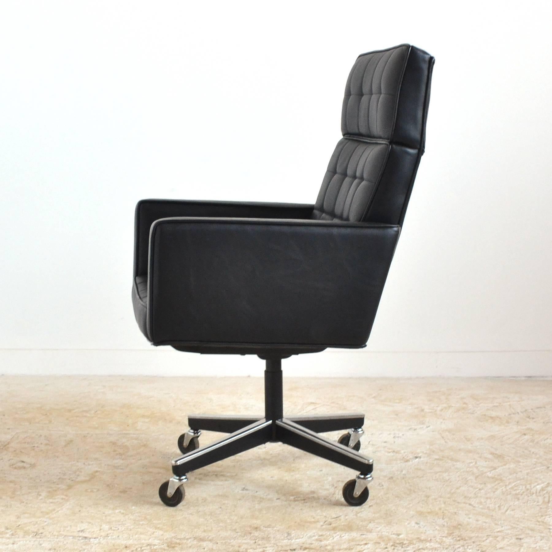 Mid-Century Modern Vincent Cafiero Executive Task Chair by Knoll