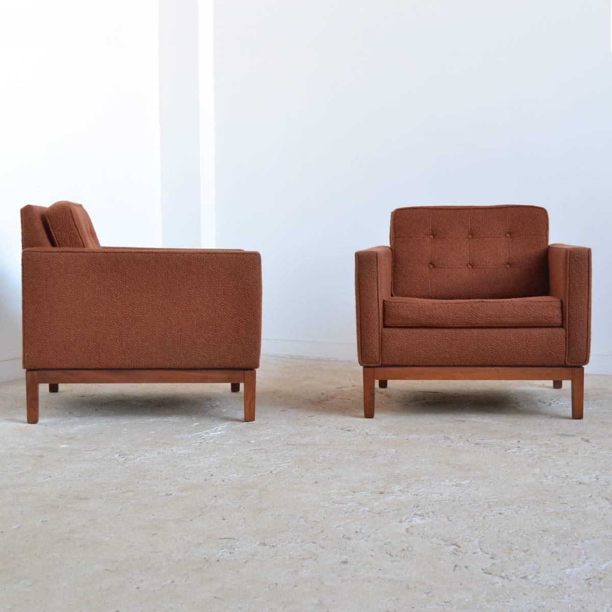 Mid-Century Modern Pair of Steelcase Lounge Chairs in the Manner of Florence Knoll