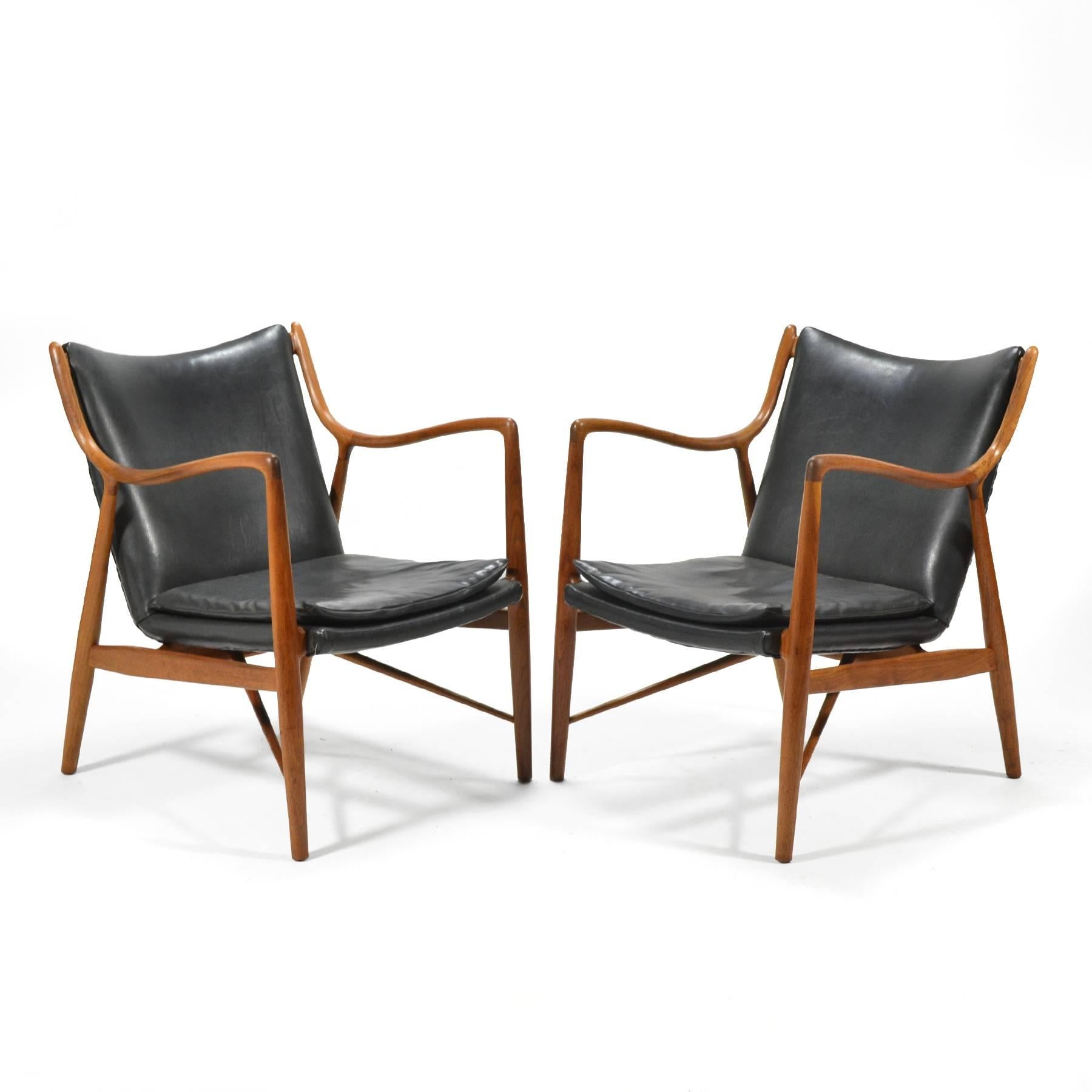 Finn Juhl Pair of No. 45 Easy Chairs In Good Condition In Highland, IN