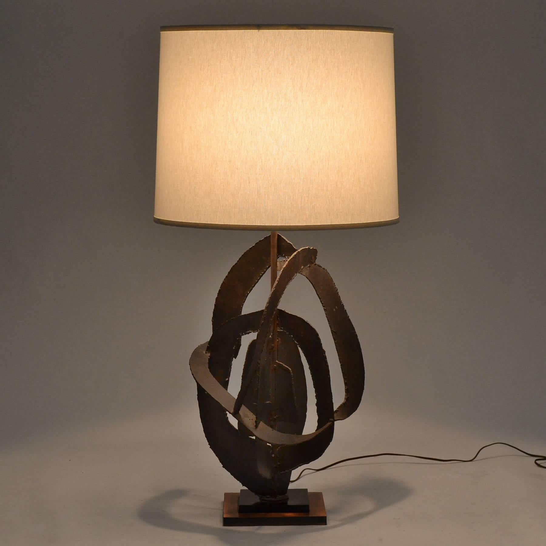 Harry Balmer Table Lamp with Brutalist Sculpture Base by Laurel In Excellent Condition In Highland, IN