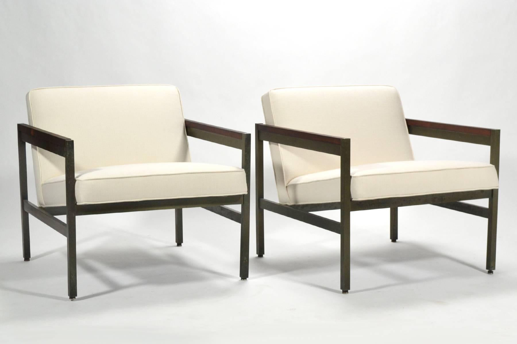 We think this rare pair of Michael Taylor model 899 lounge chairs by Baker are simply exquisite. They have a beautiful architecture which reminds us of some of the more restrained designs by George Nelson, but they embrace luxury materials with