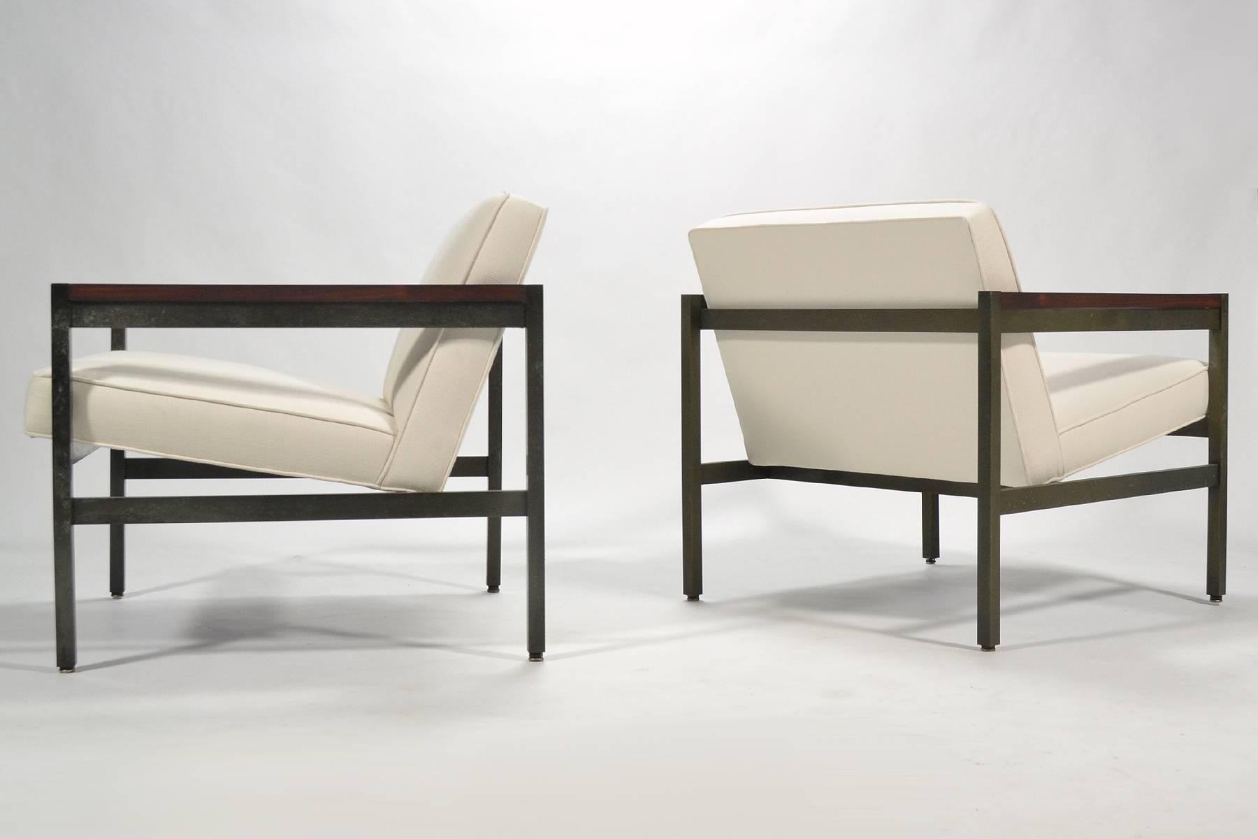 Michael Taylor Pair of Bronze Framed Lounge Chairs by Baker In Good Condition In Highland, IN