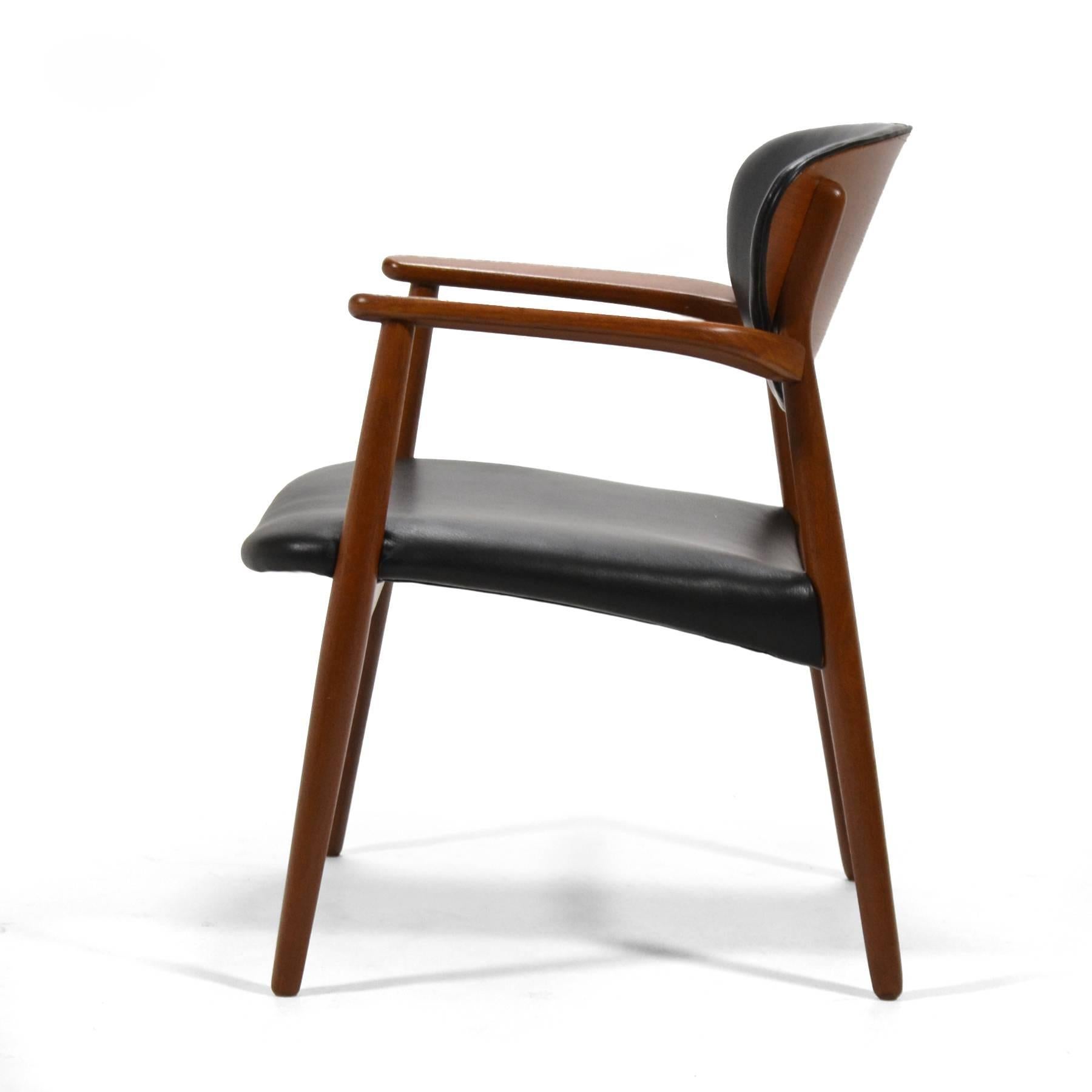 Mid-20th Century Ejnar Larsen and Aksel Bender Madsen Easy Chair