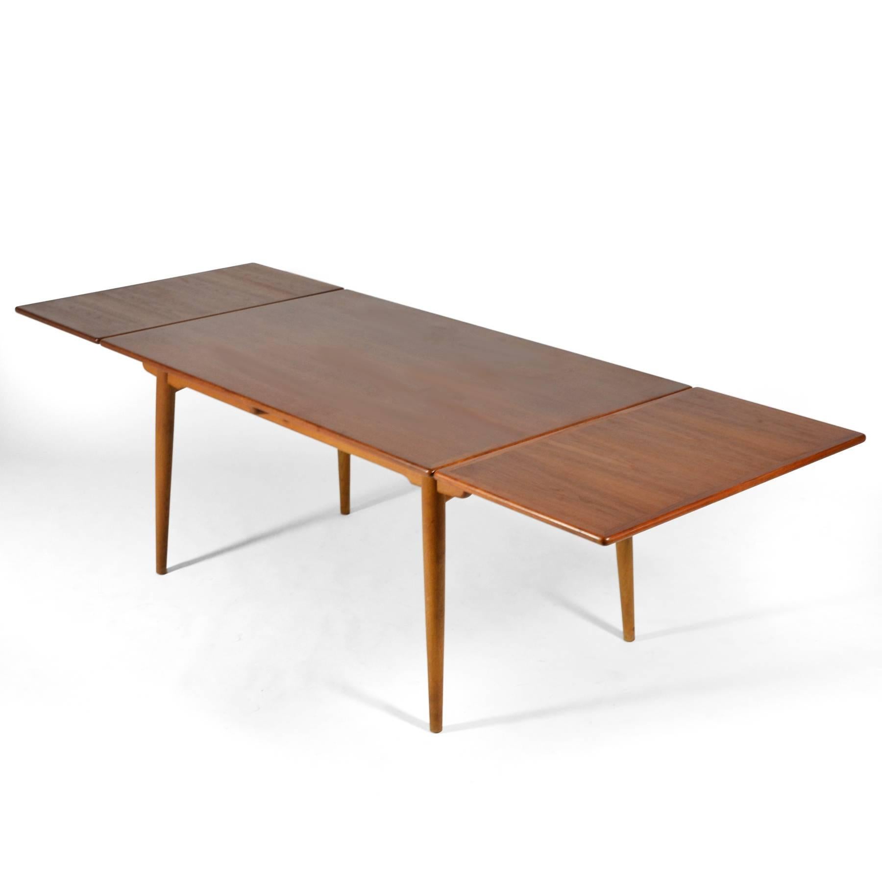 Mid-20th Century Hans Wegner AT312 Draw-Leaf Dining Table by Andreas Tuck