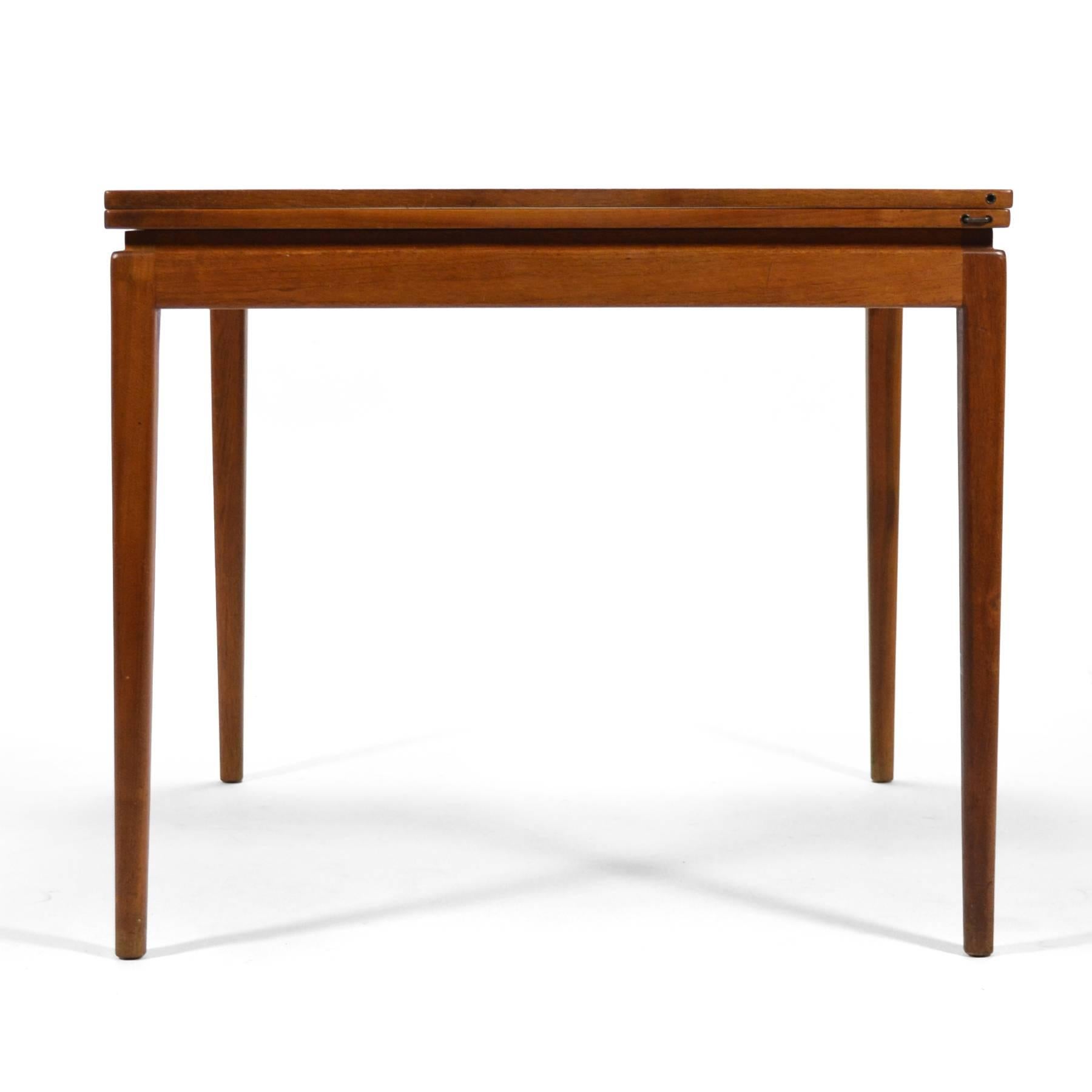 risom dining table