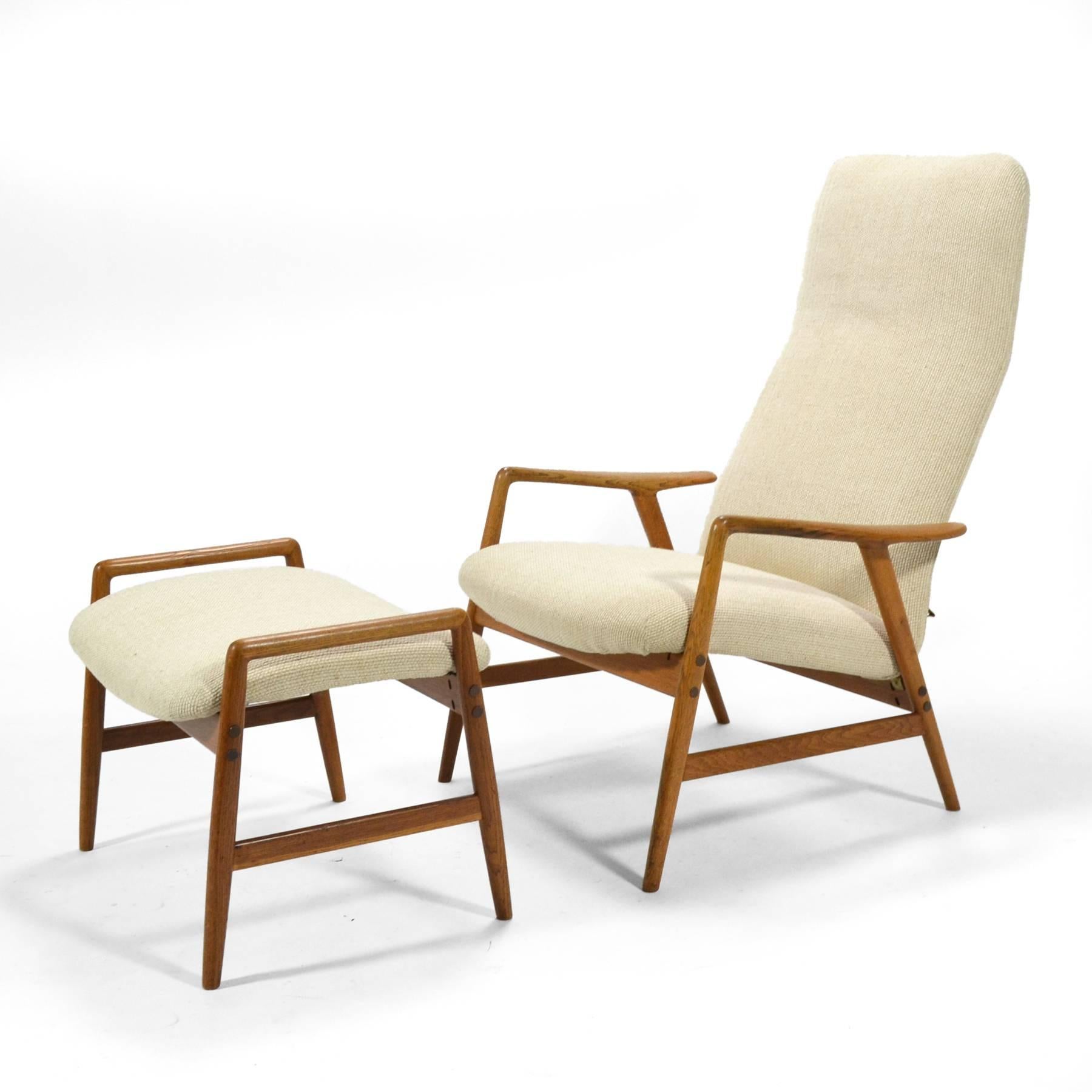 Alf Svensson Kontour Reclining Lounge Chair and Ottoman In Excellent Condition In Highland, IN