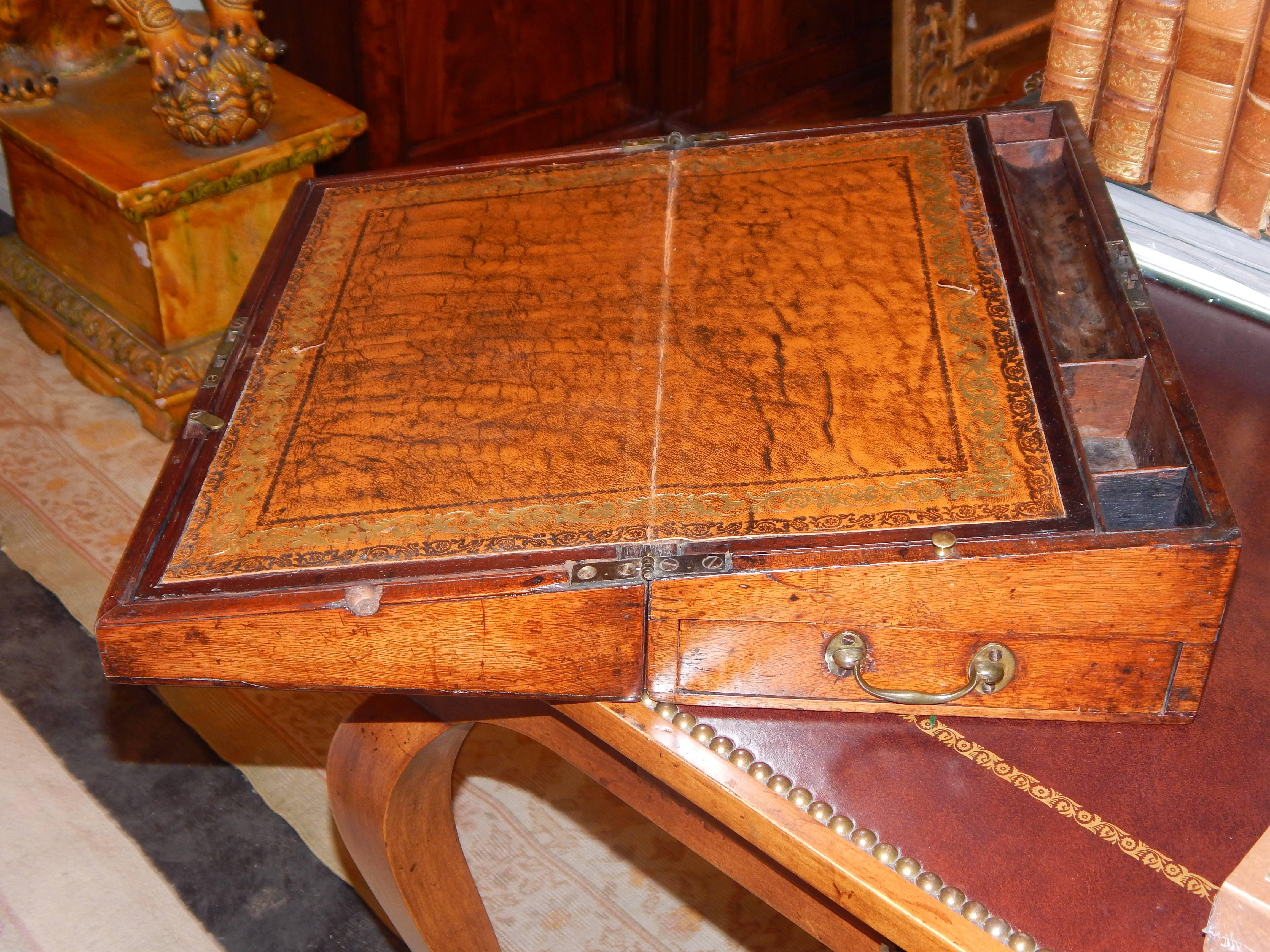 Late 18th Century George III Mahogany Writing Box with Leather Slope For Sale 1