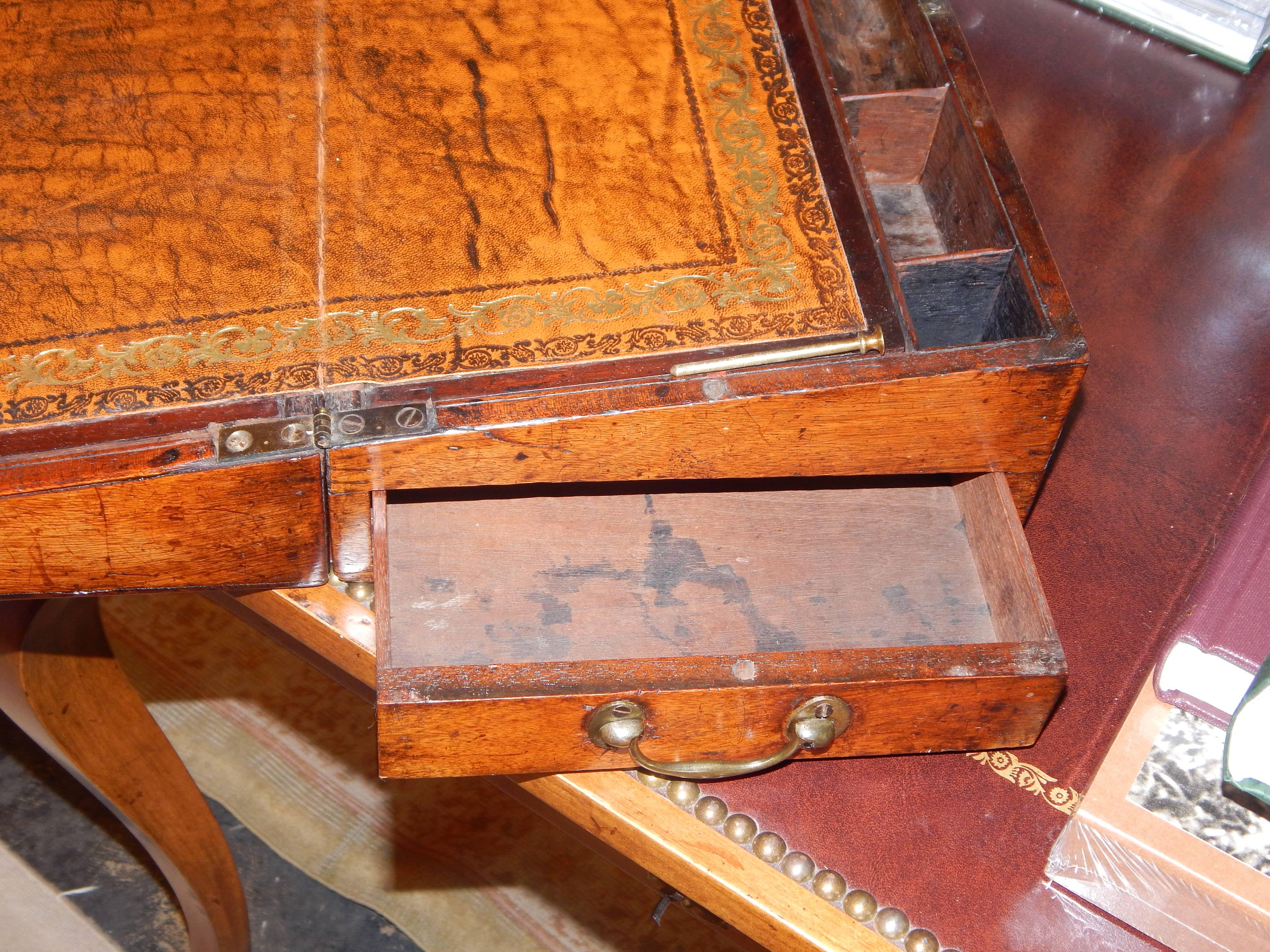 Late 18th Century George III Mahogany Writing Box with Leather Slope For Sale 2