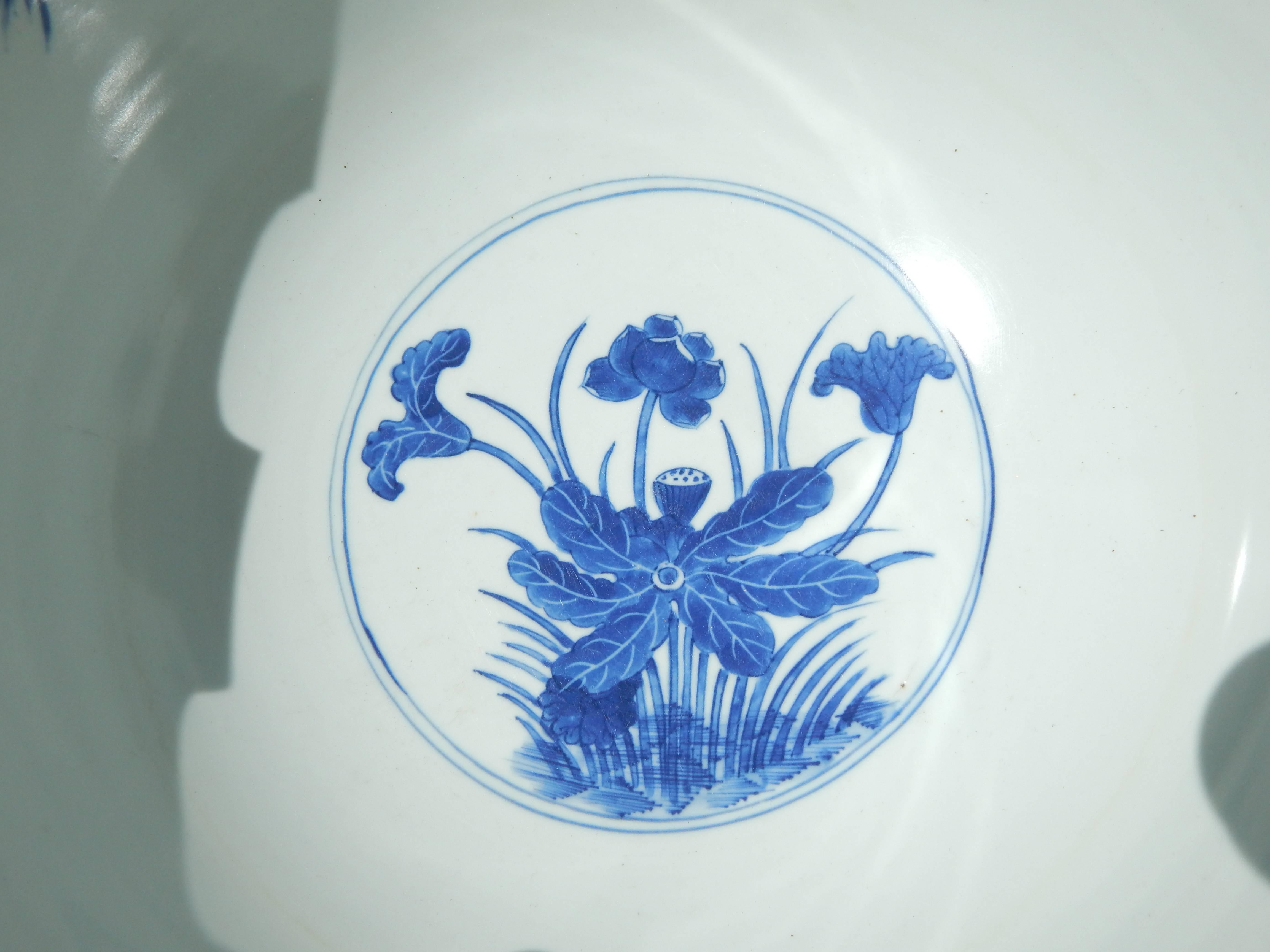  Blue and White Chinese Export Monteith Bowl  In Good Condition In Palm Beach, FL