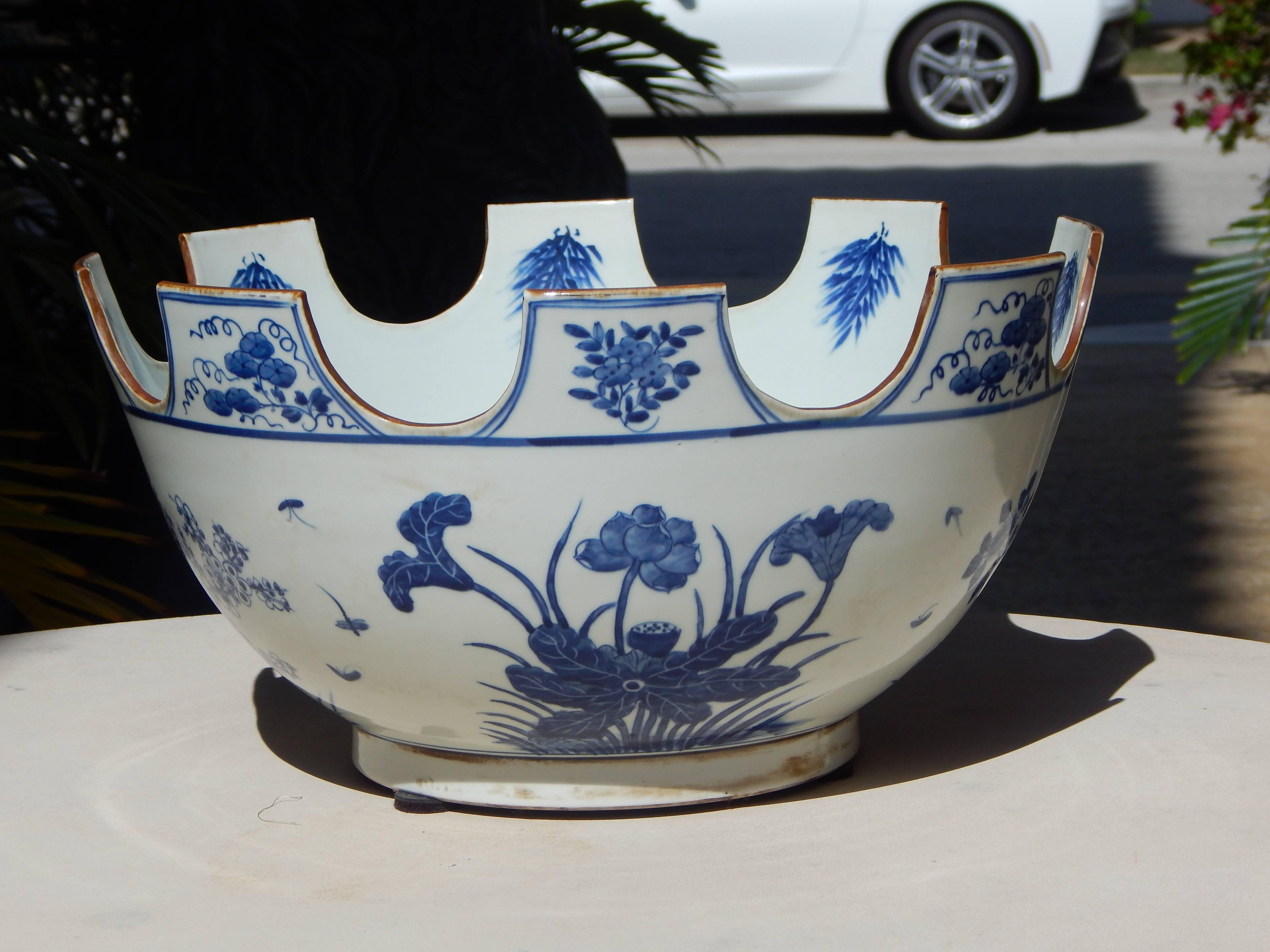 20th Century  Blue and White Chinese Export Monteith Bowl 