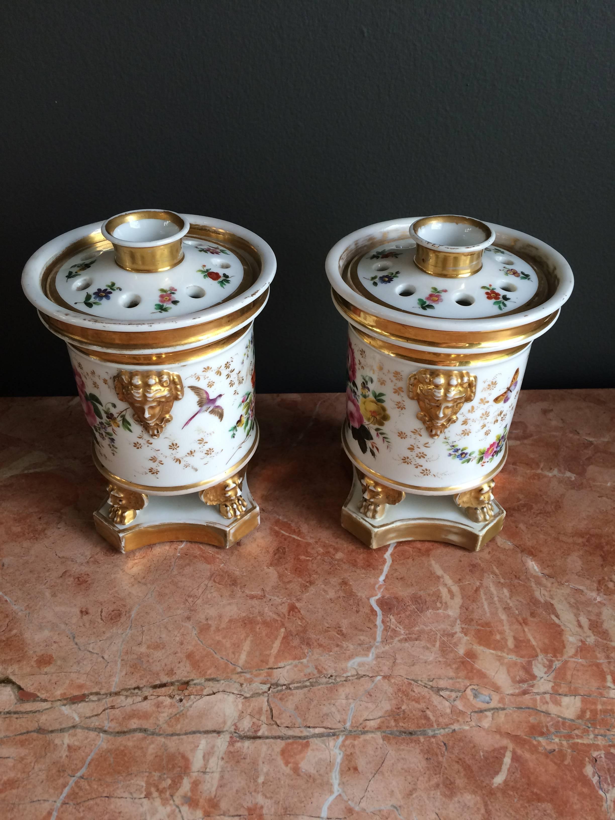 French Beautiful Pair of Footed Potpourris with Floral Design and Parcel Gilt For Sale