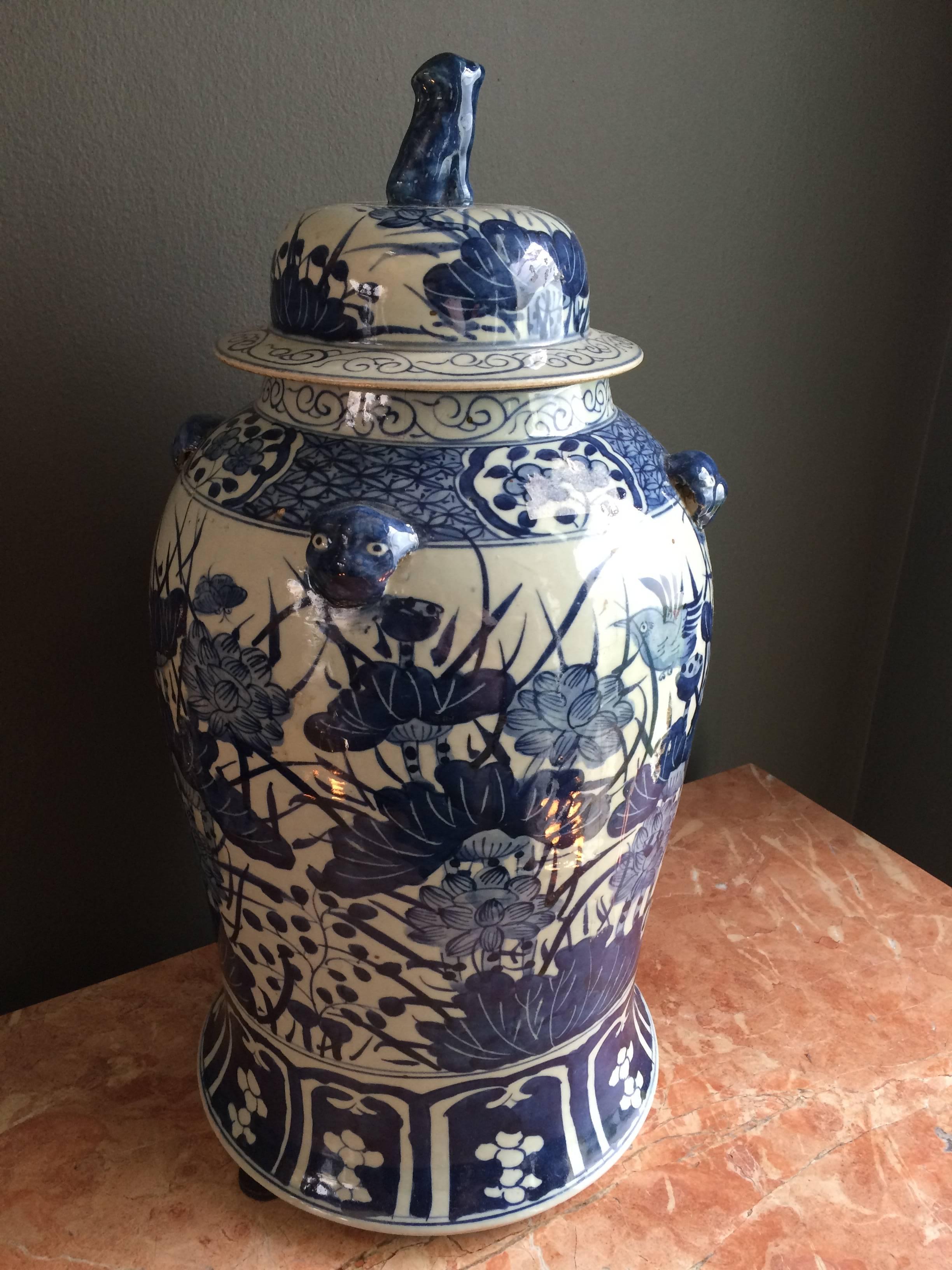 Porcelain Attractive Blue and White Chinese Export Lidded Baluster Jar