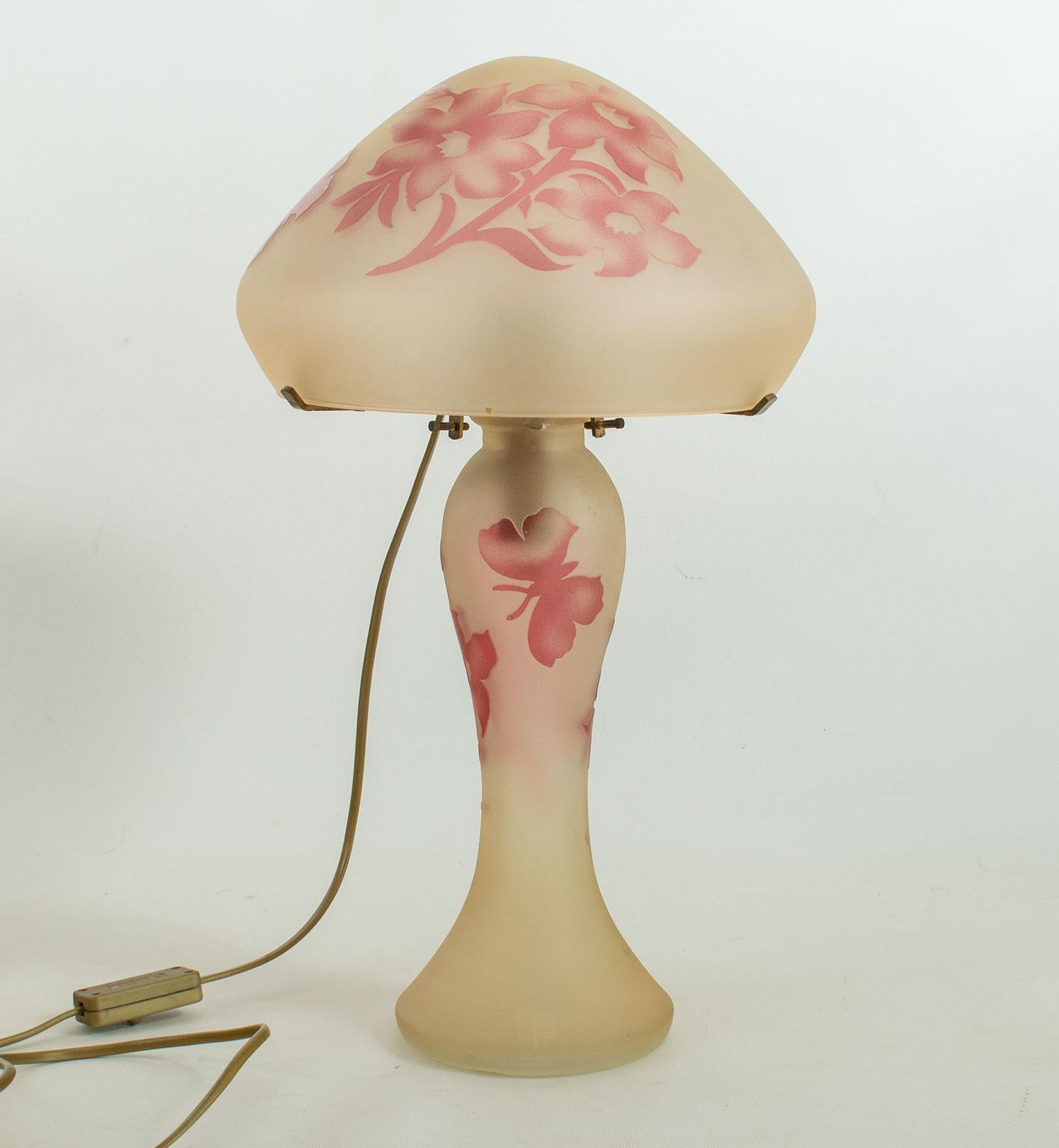 Art Nouveau VIANNE - Large Mushroom lamp in multi-layered glass, signed by the maker