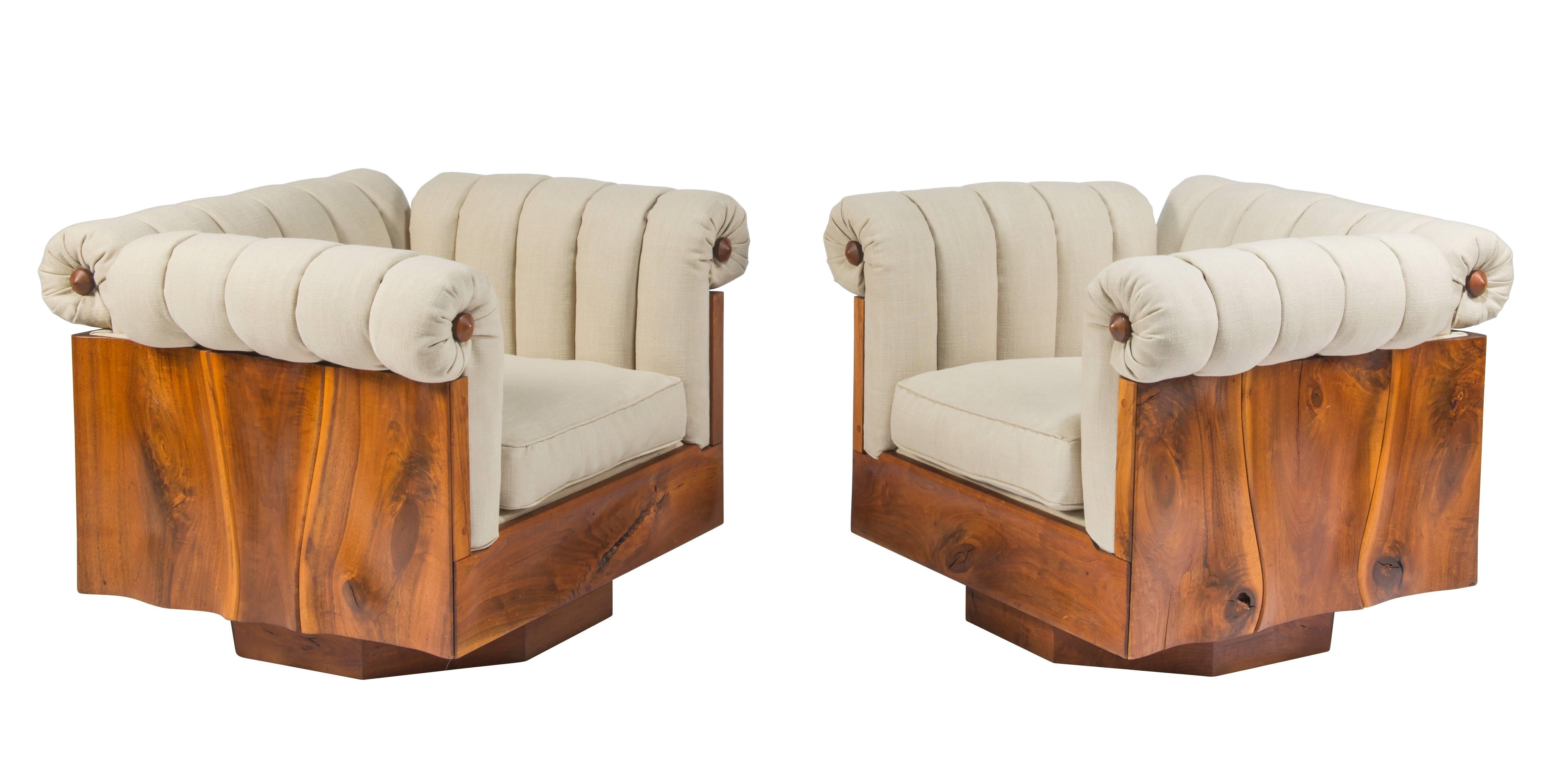 Pair of Unique Philip Lloyd Powell Lounge Chairs 1