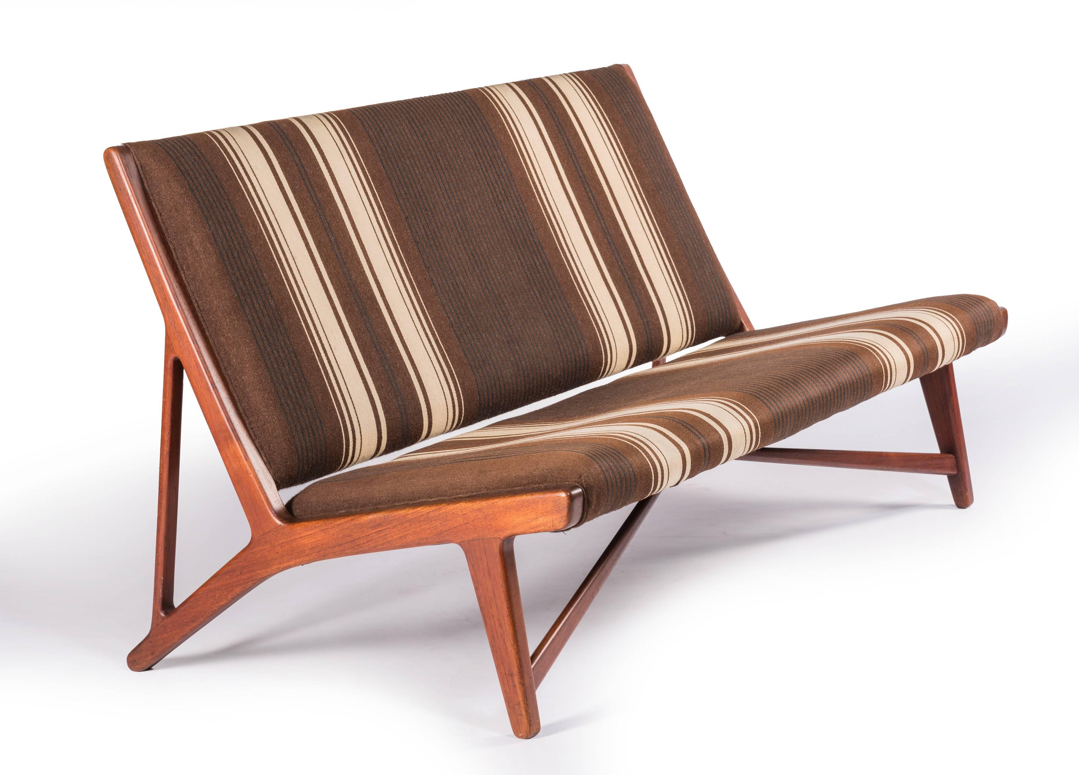 Mid-Century Modern Hans Wegner Settee for Johannes Hansen