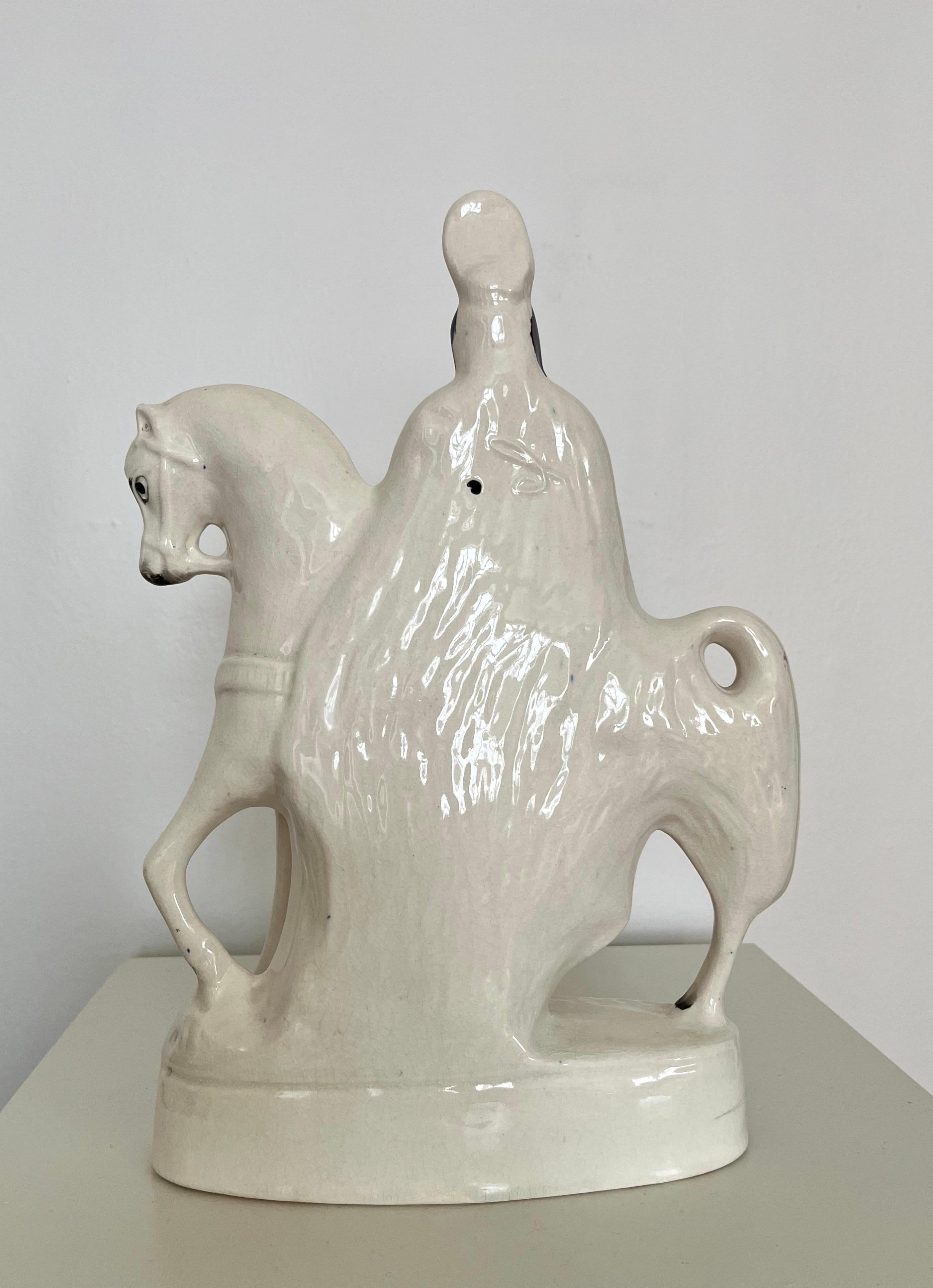 Metà XIX secolo Figura di cavallo e cavaliere dello Staffordshire, Inghilterra, 1850 ca. in vendita