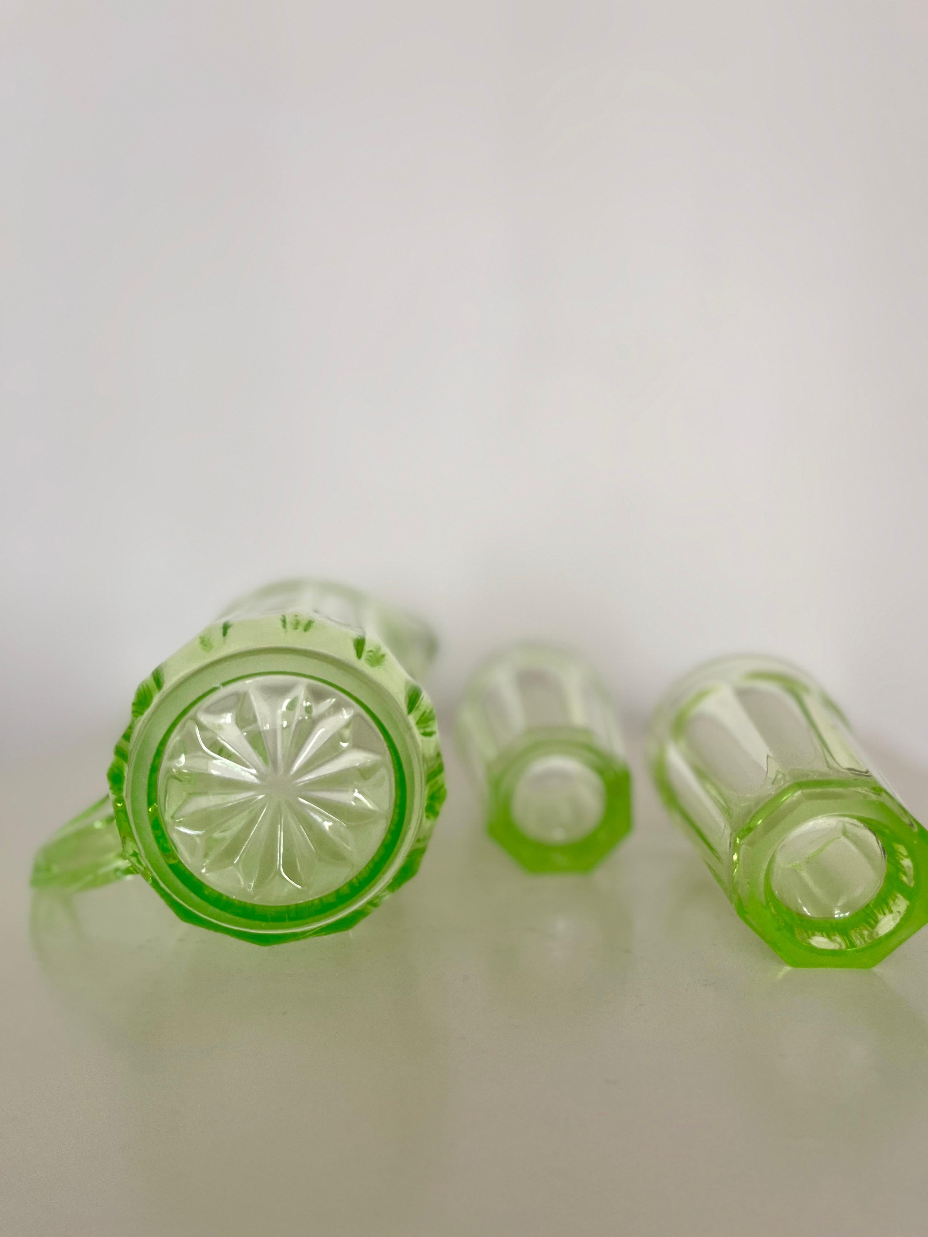 Pichet et verres vert uranium de Fyens Glasværk, Danemark, années 1950-1960 en vente 2