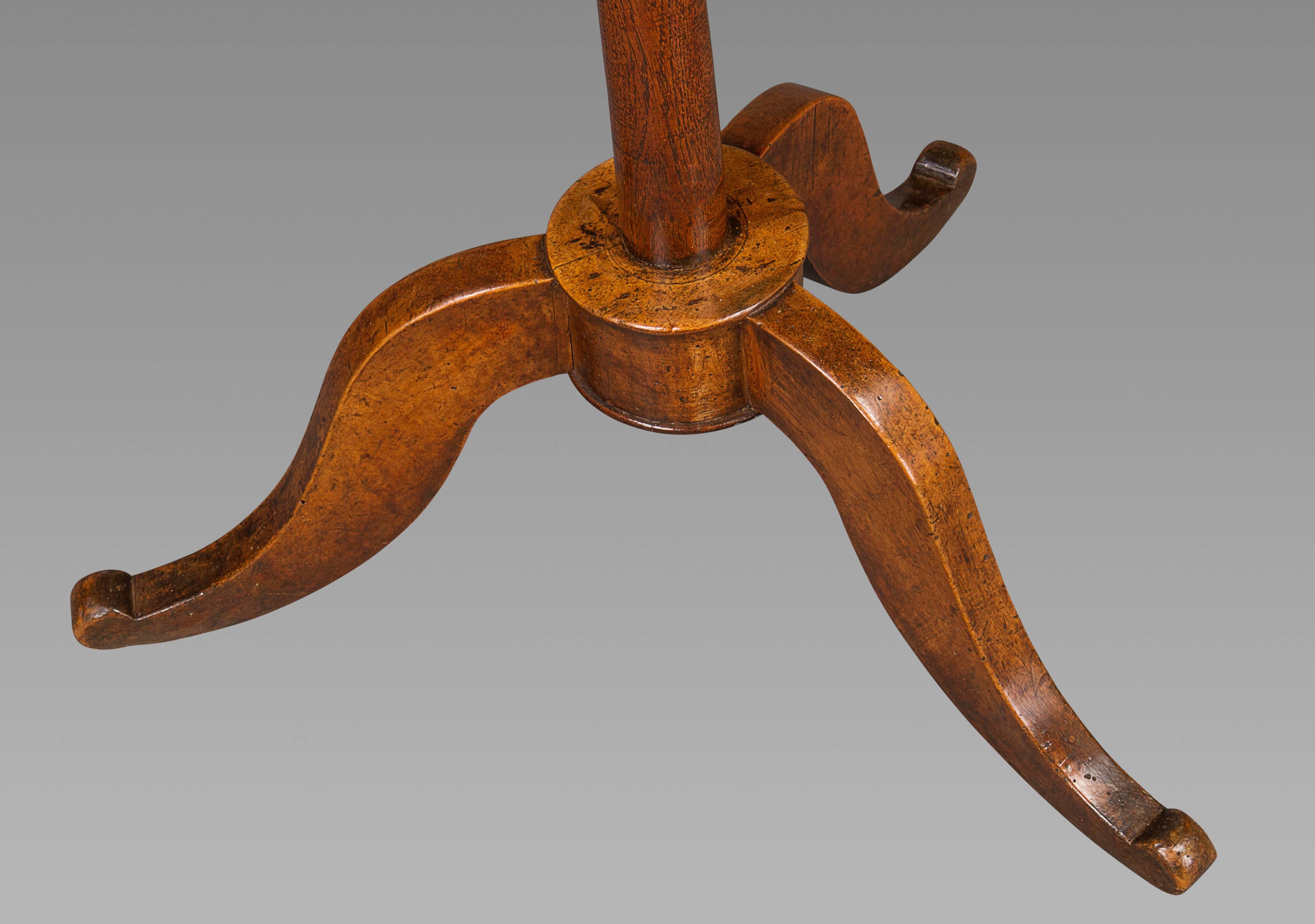 Fine 18th Century Elm and Oak Candle Stands In Excellent Condition In New York, NY