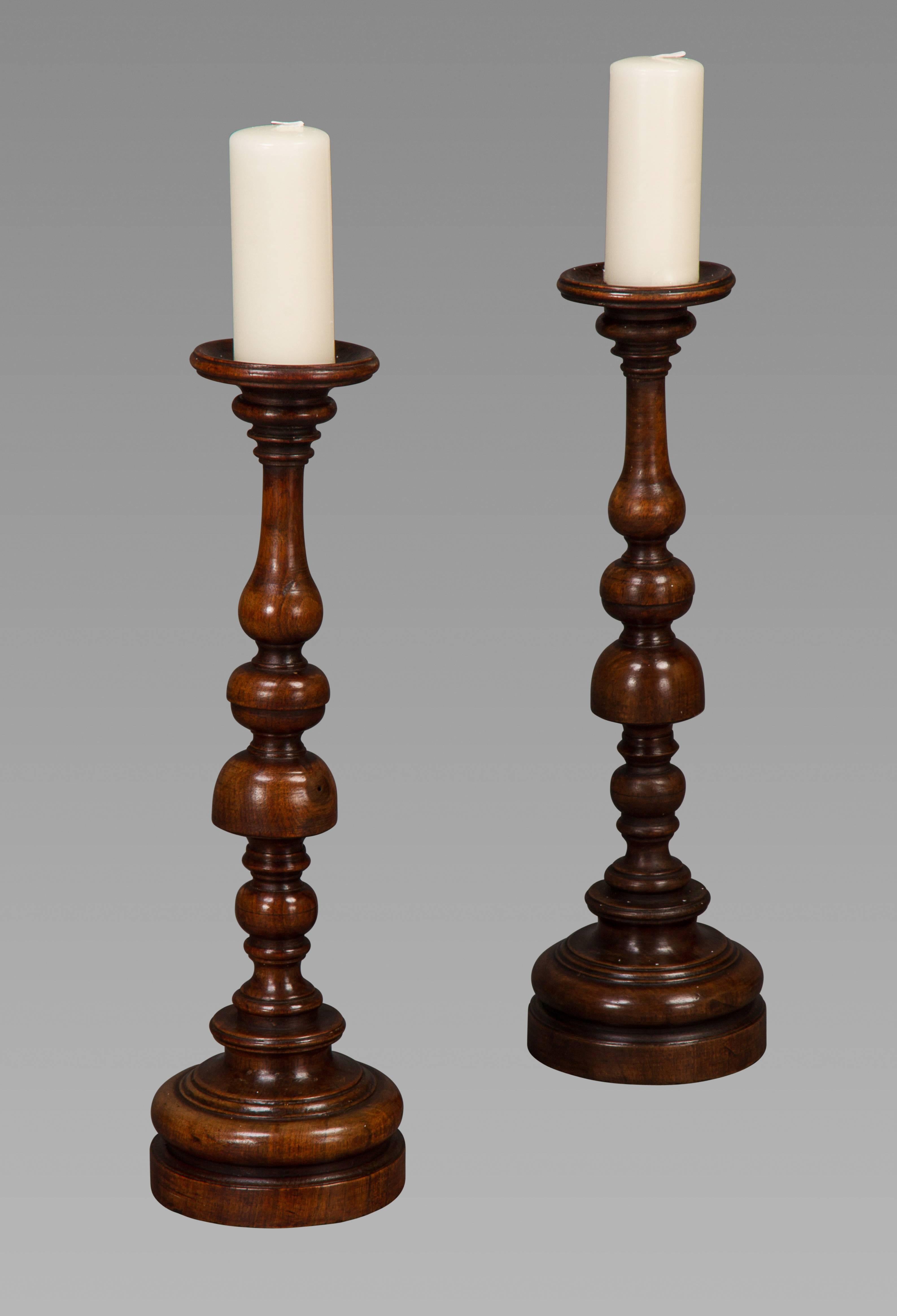 English Fine and Large Pair of Early 18th Century Walnut Pricket Candlesticks