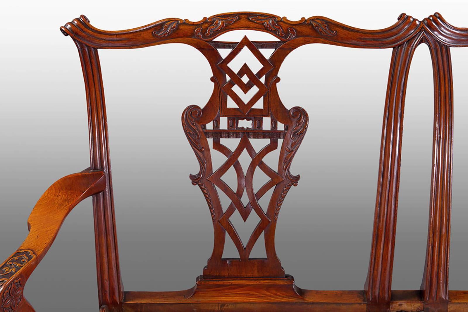 British Impressive and Highly Attractive Pair of Walnut Double Chair-Back Settees For Sale