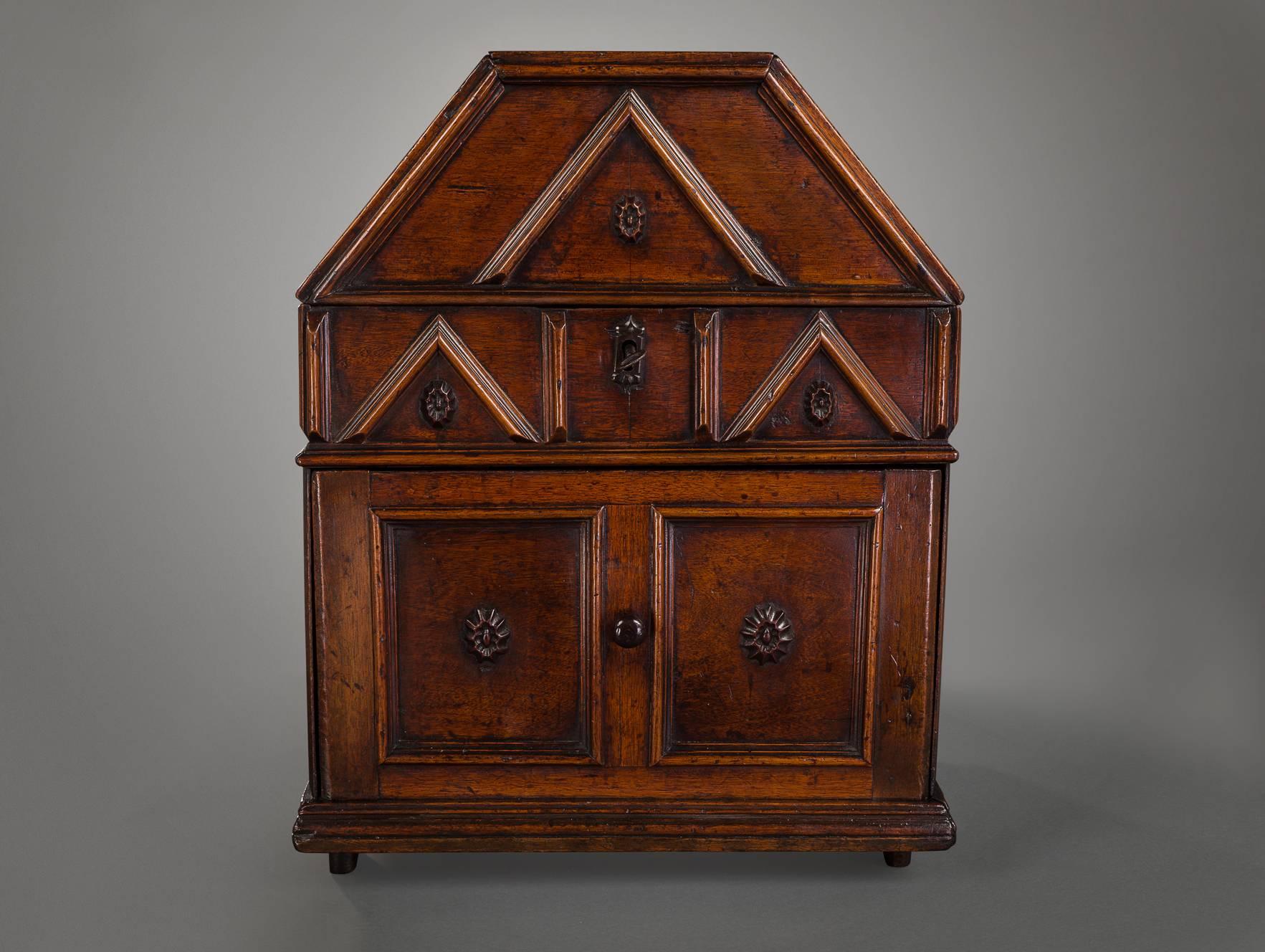 Late 16th or 17th Century Walnut Table Cabinet In Good Condition For Sale In New York, NY
