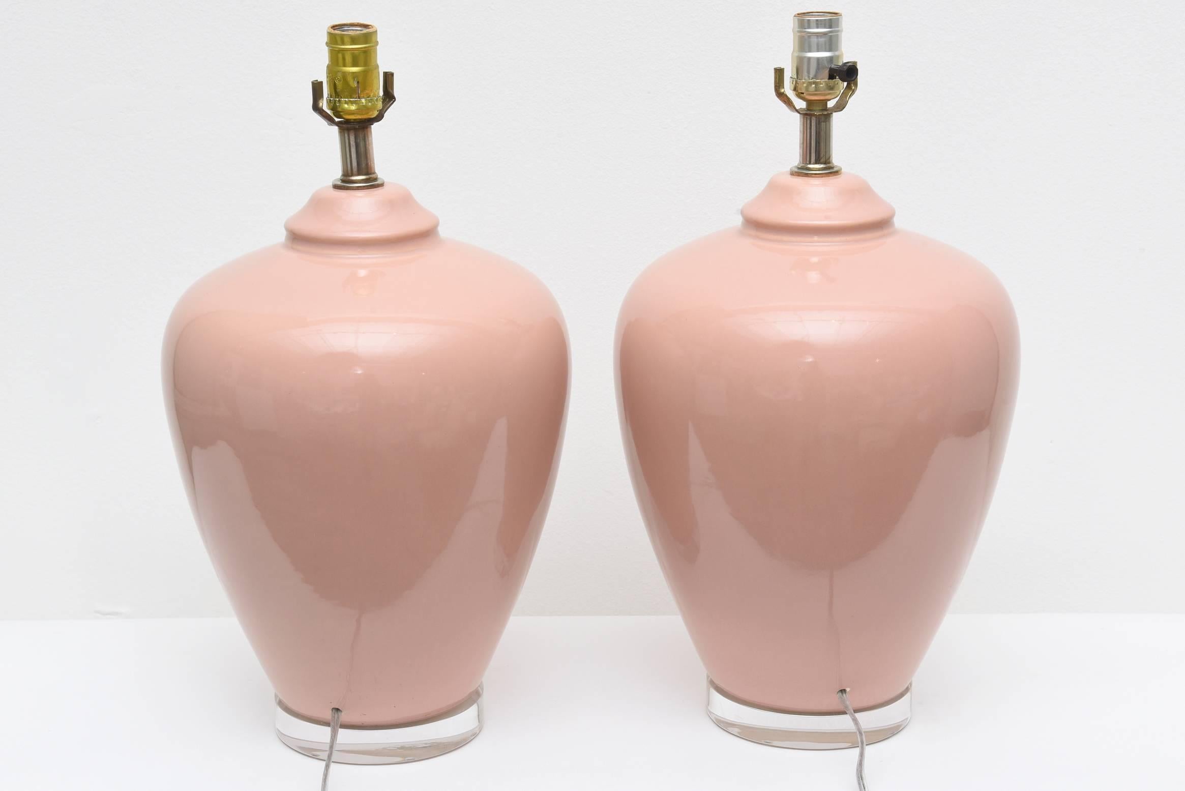 Modern Pair of Vintage Pink Italian Ceramic Table Lamps, 1970s