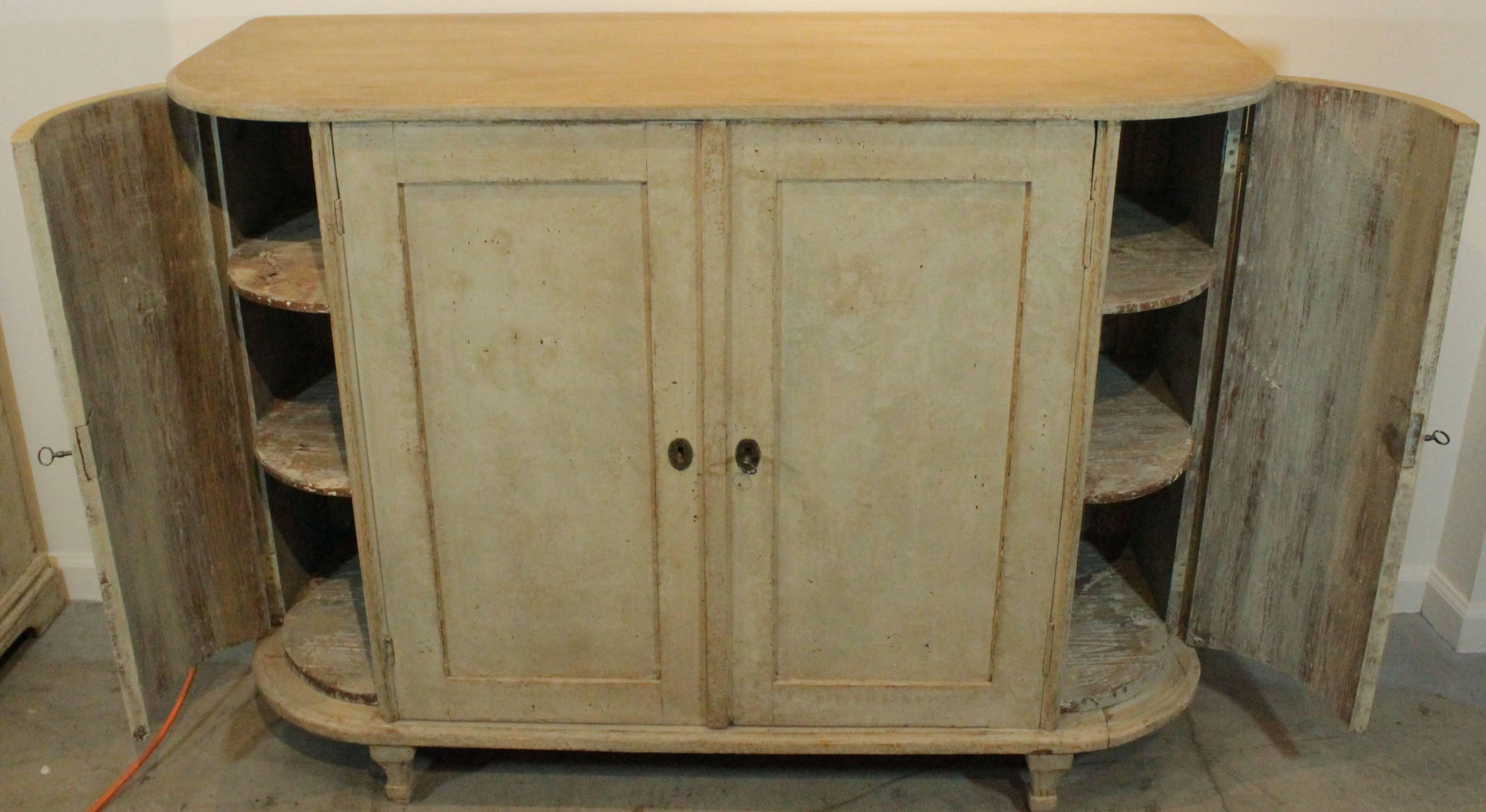 Gustavian Antique Swedish Sideboard with Curved Sides, Early 19th Century