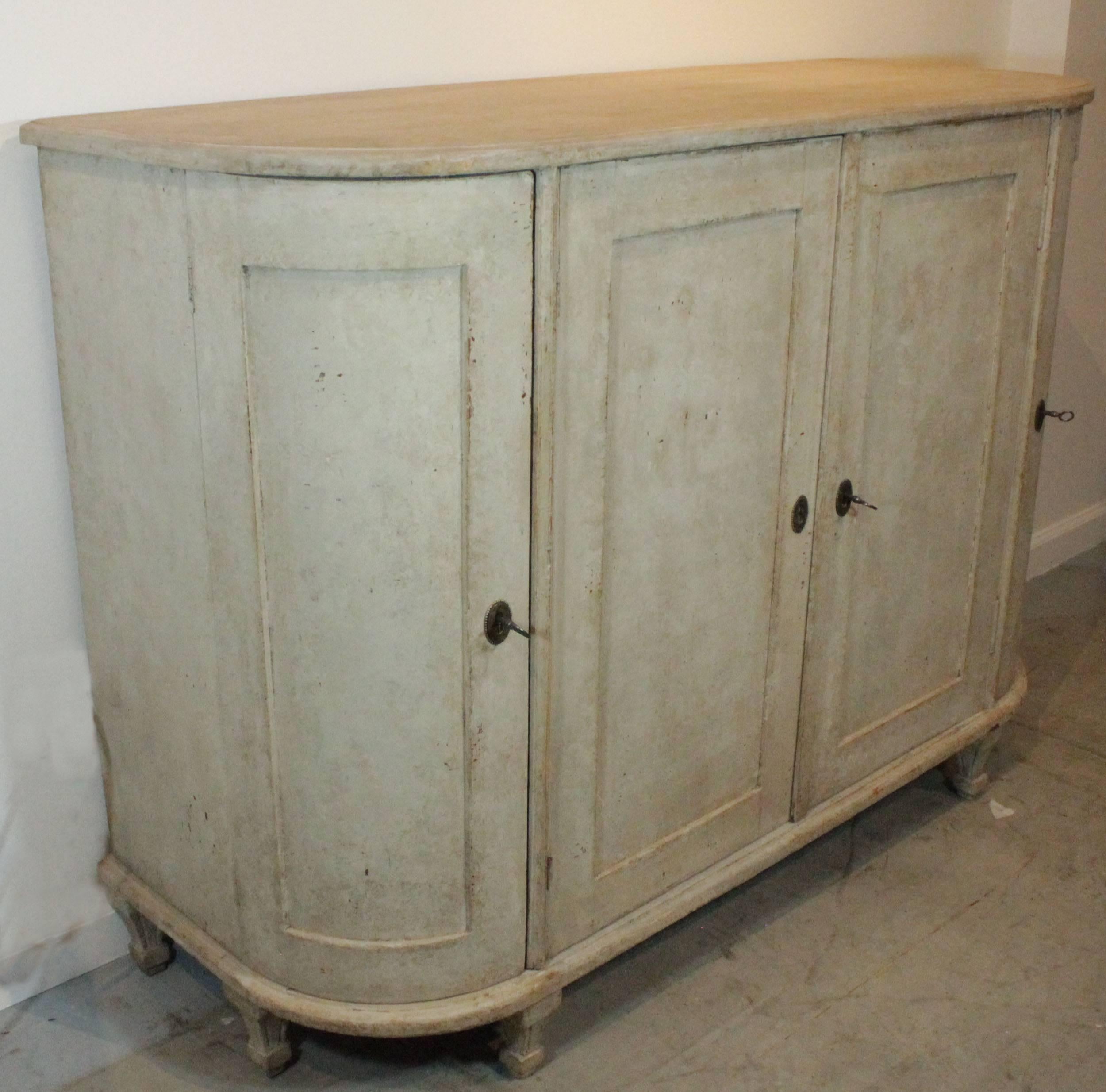 Painted Antique Swedish Sideboard with Curved Sides, Early 19th Century