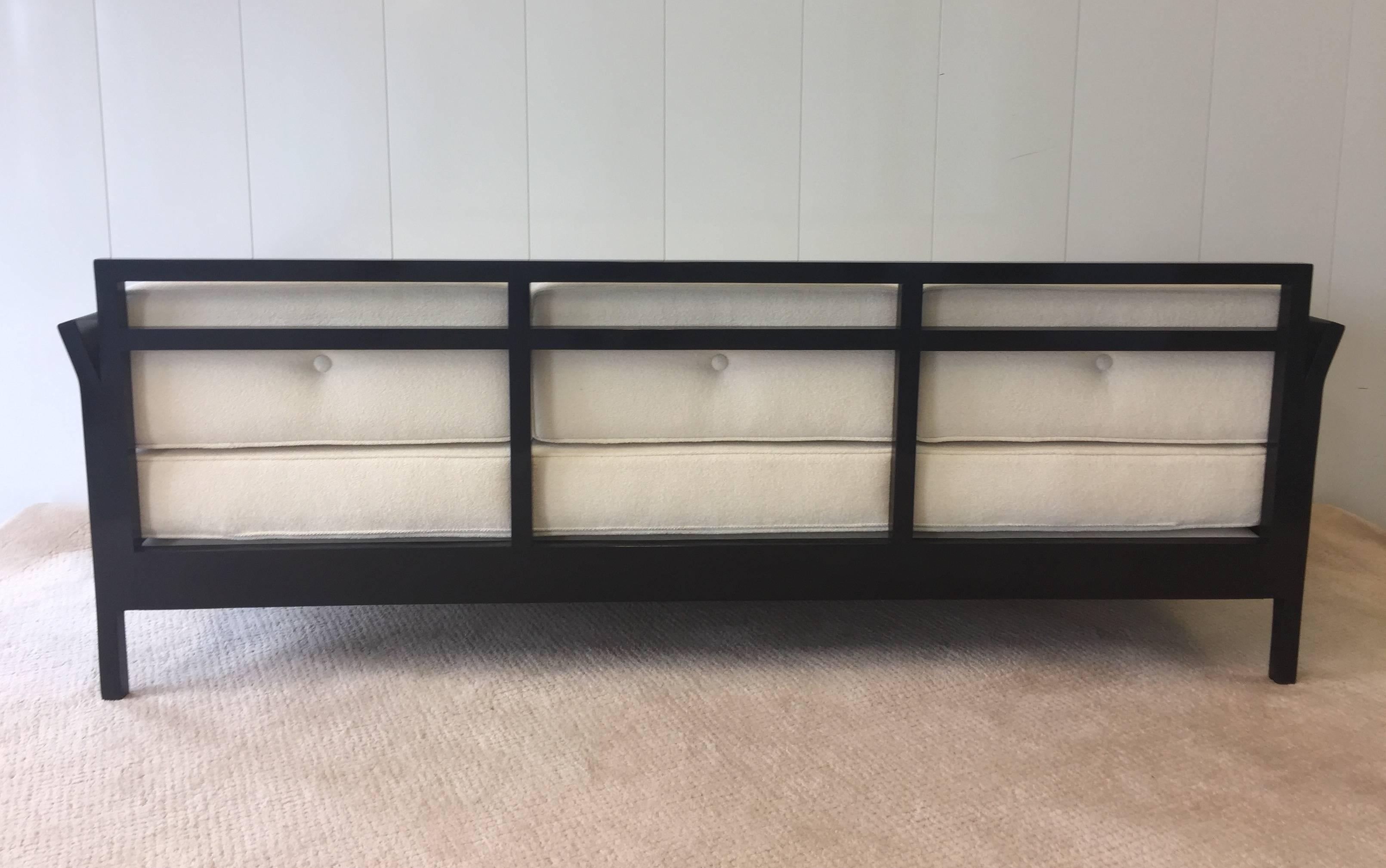 Edward Wormley Elegant Sofa/Daybed  In Excellent Condition In Westport, CT