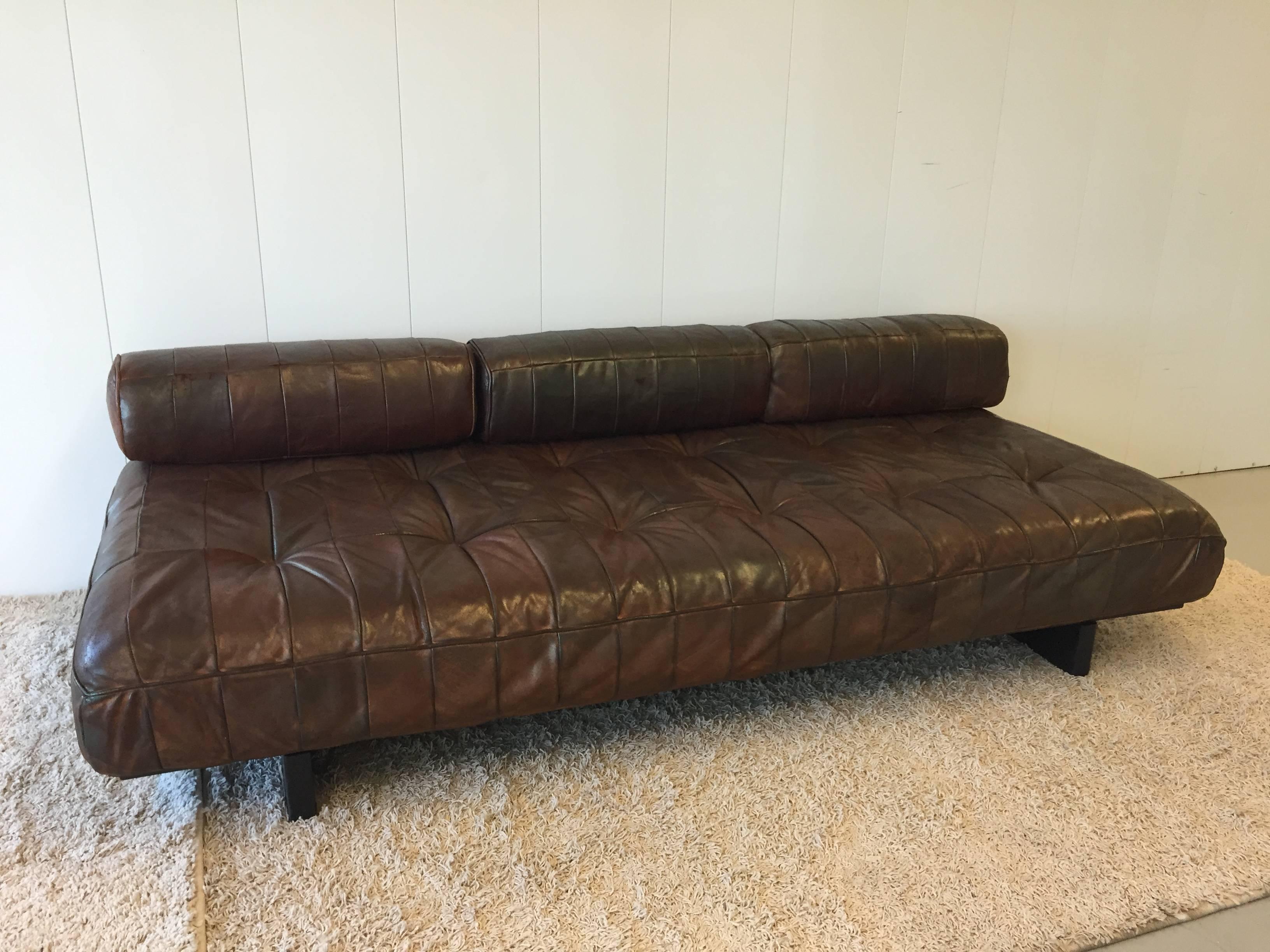 Pair of De Sede daybed sofas, Ds-80 leather black wood frame. Original leather and finish.