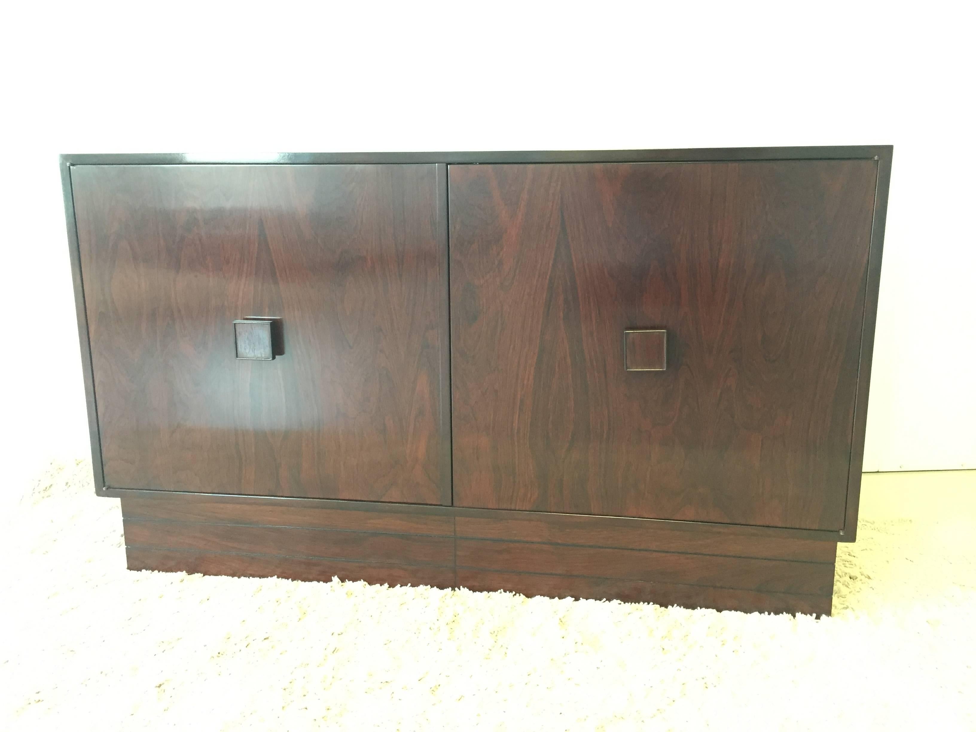 Credenza francese a due ante in palissandro in vendita 2