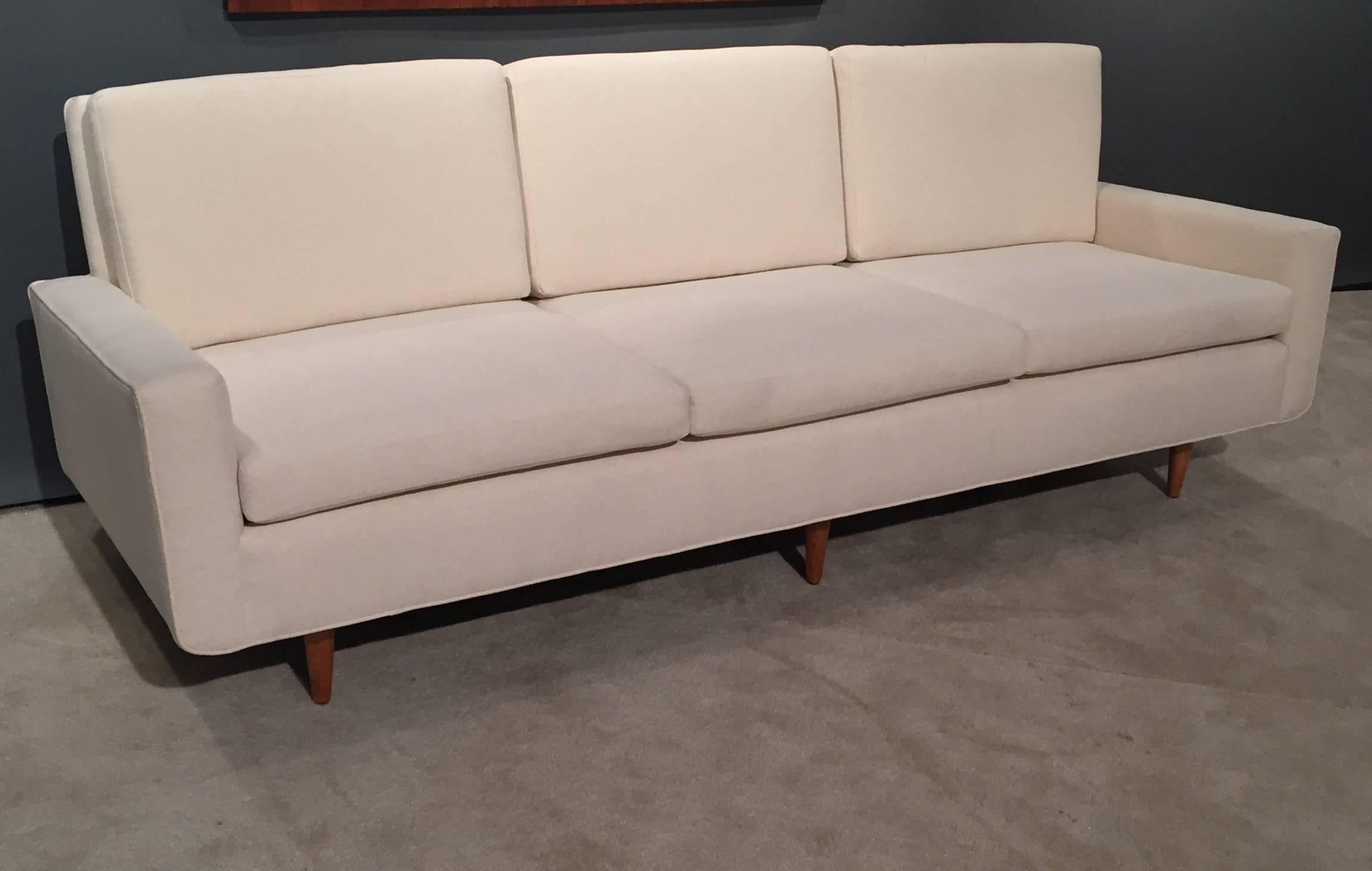 Florence Knoll sofa, all interior rebuilt, new foam, in weaved off-white fabric.

Matching club chairs, separate listing.