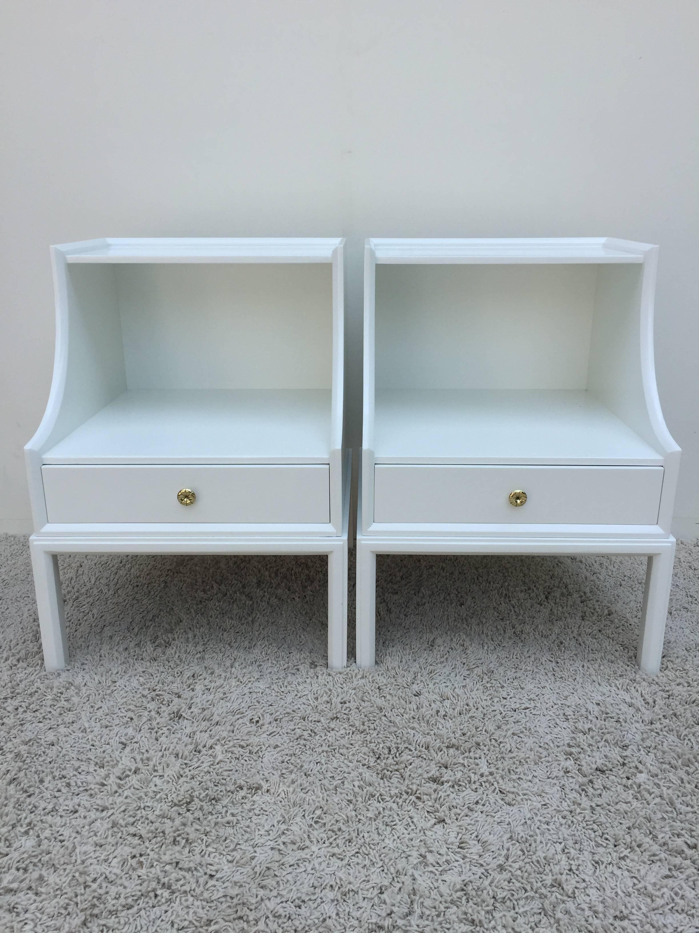 American Pair of Tommi Parzinger White Lacquered Elegant Two-Tier End Tables/Nightstands For Sale