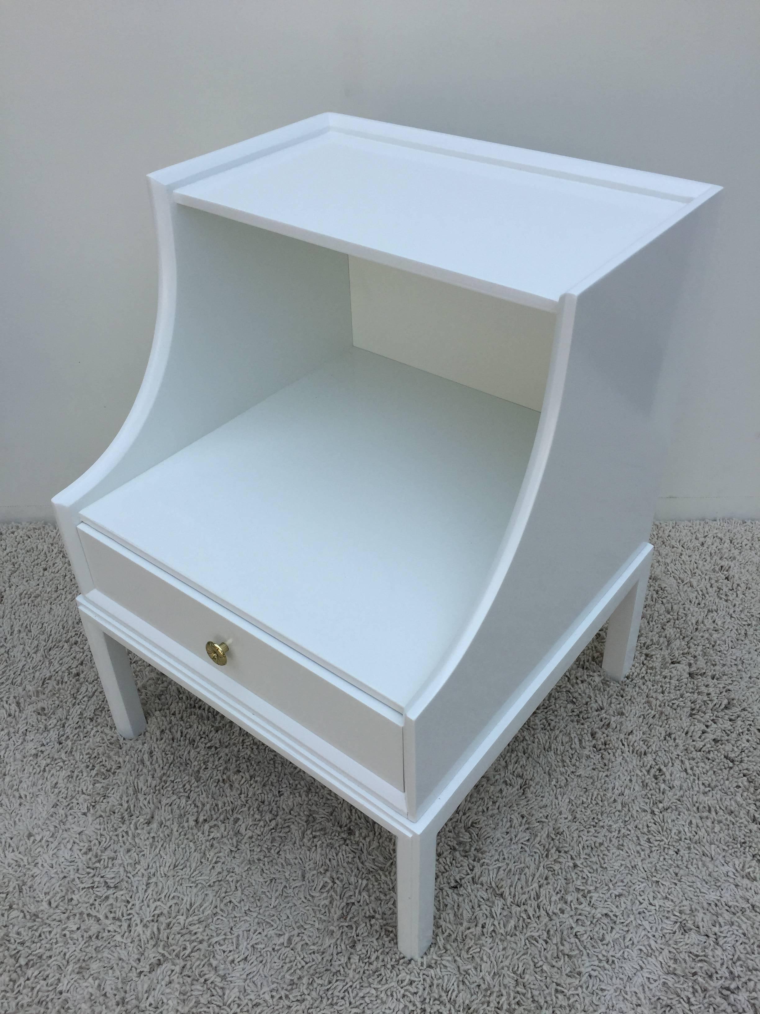 20th Century Pair of Tommi Parzinger White Lacquered Elegant Two-Tier End Tables/Nightstands For Sale