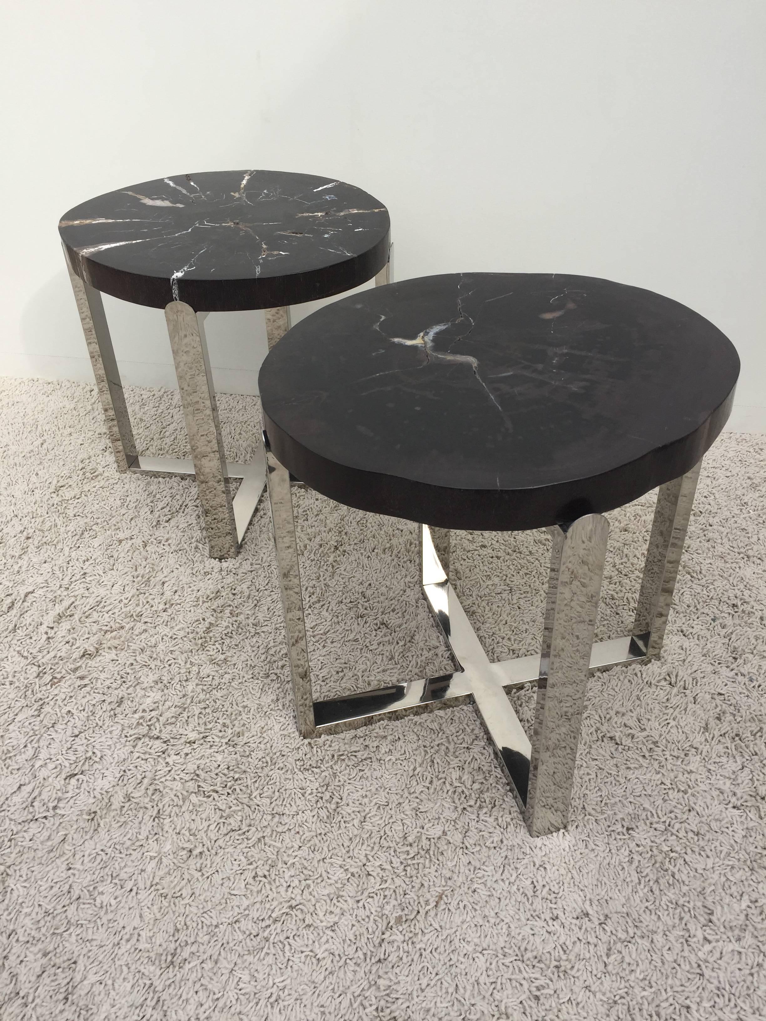 Mid-Century Modern Pair of Petrified Wood Black & Crème Vein Top Chrome Handmade Petite Side Tables For Sale