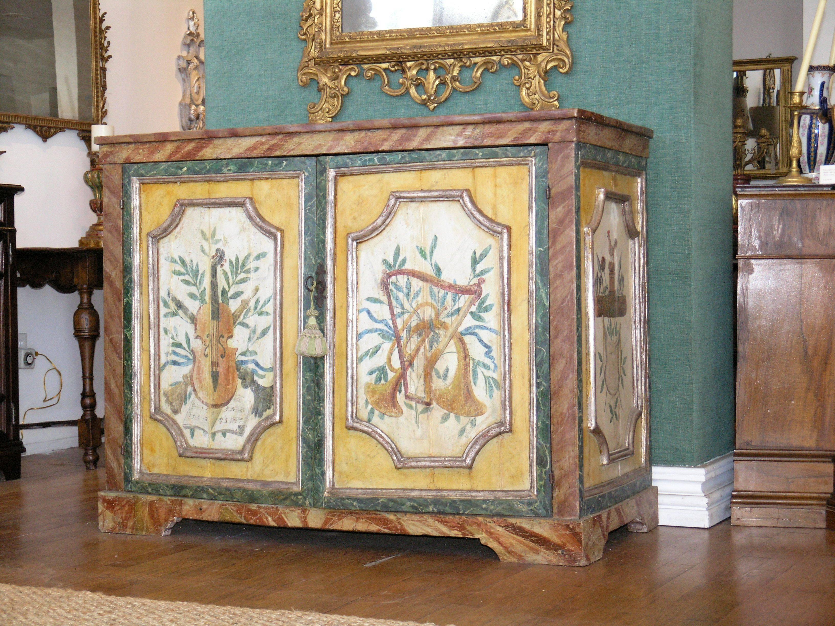  Italian Painted Credenza - 18th Century  For Sale 2