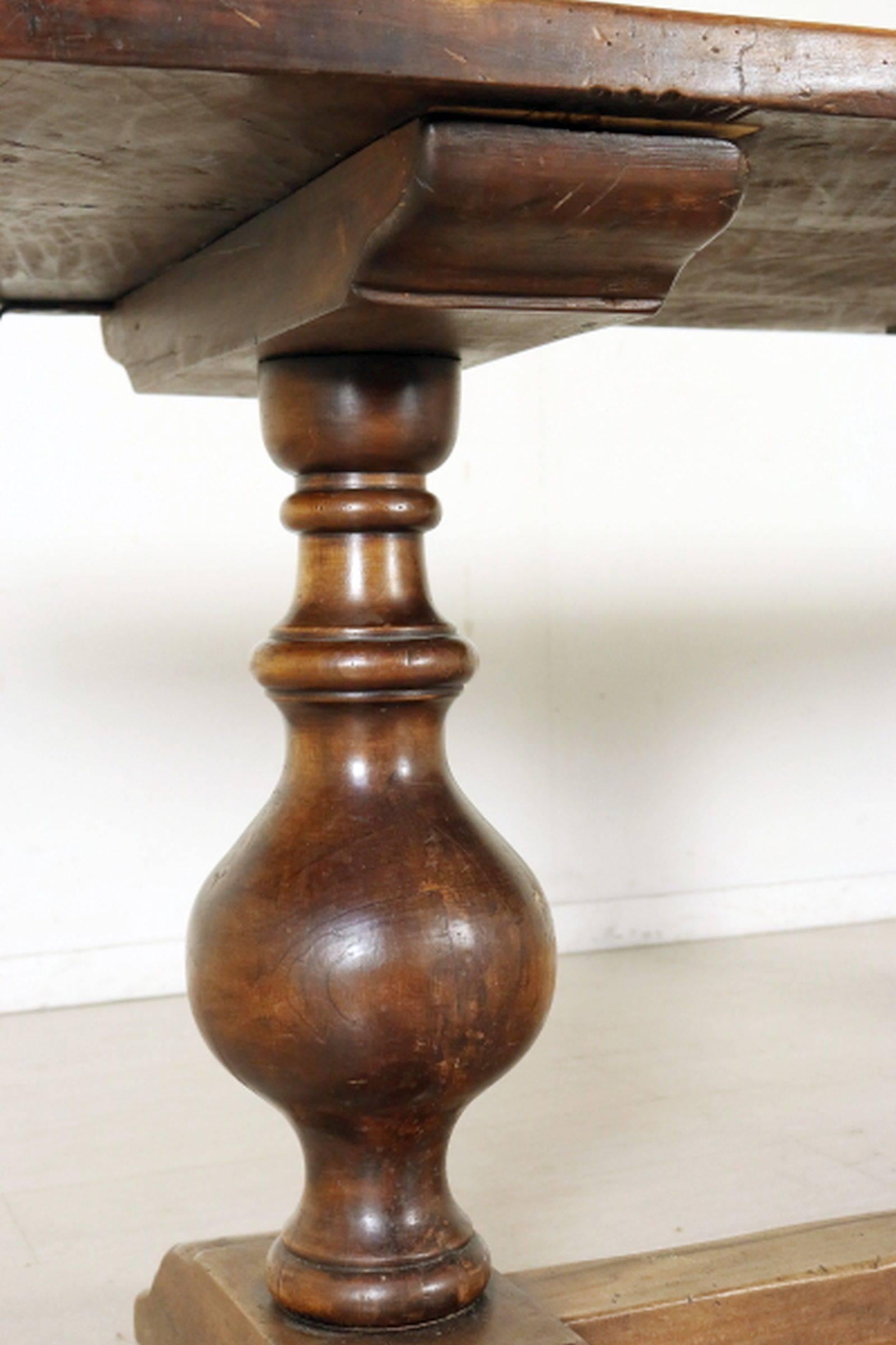 Northern Italian Oak Table , 19th Century In Excellent Condition For Sale In Los Angeles, CA