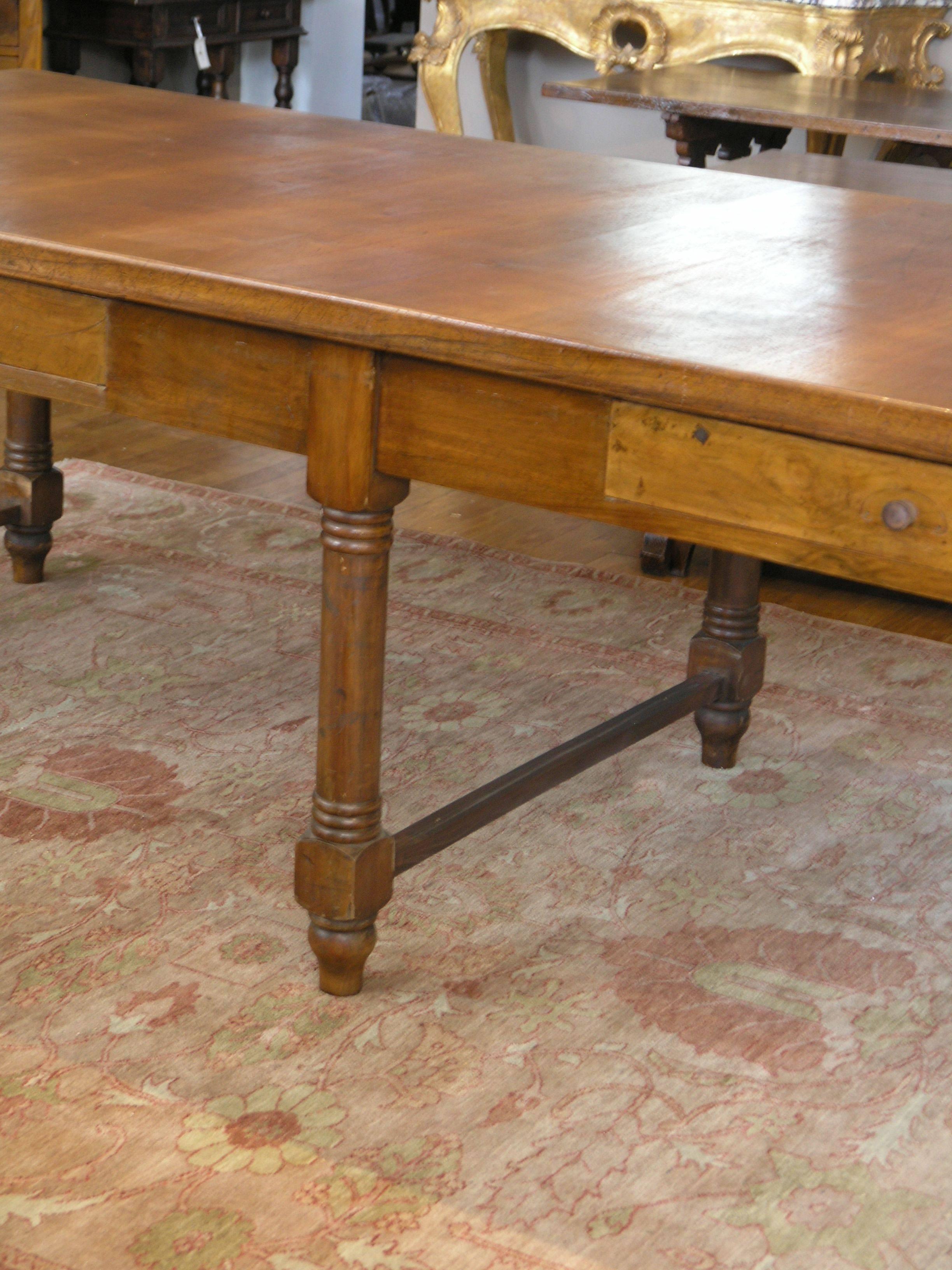   Italian walnut Farm Table , 19th Century In Excellent Condition For Sale In Los Angeles, CA