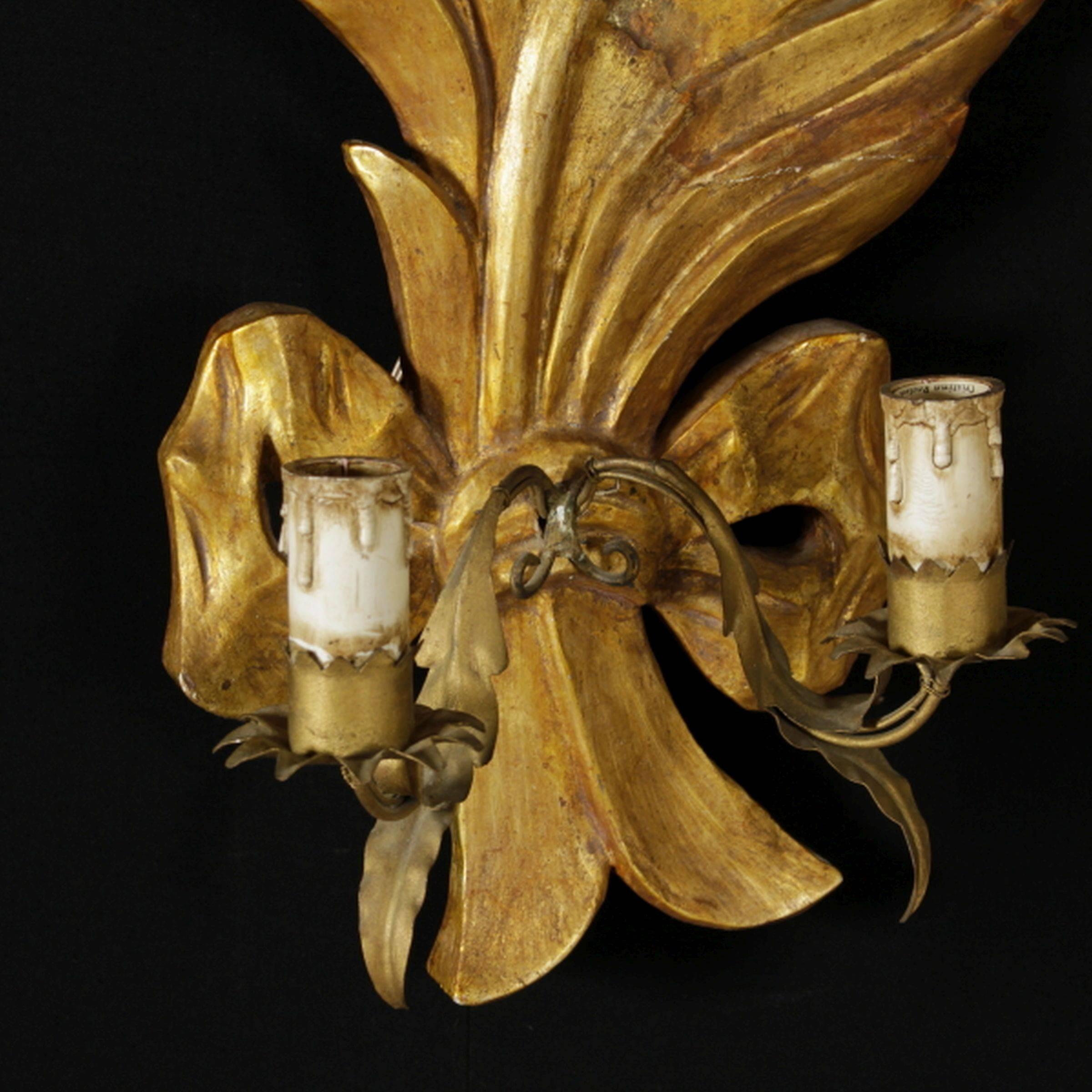 19th Century Pair of Italian Giltwood and Tôle Sconces For Sale