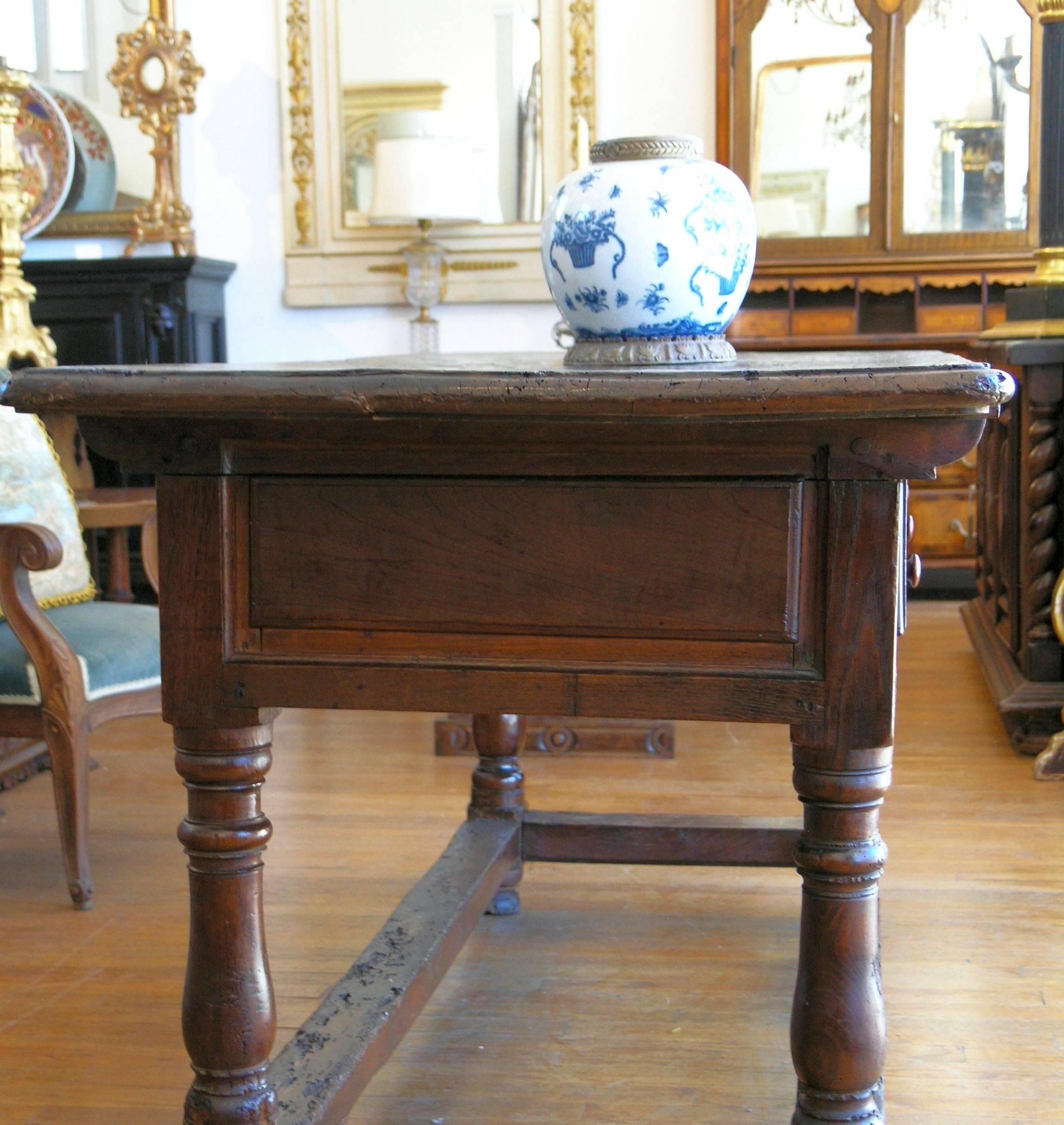  Walnut Baroque Table , Early 18th Century  For Sale 2