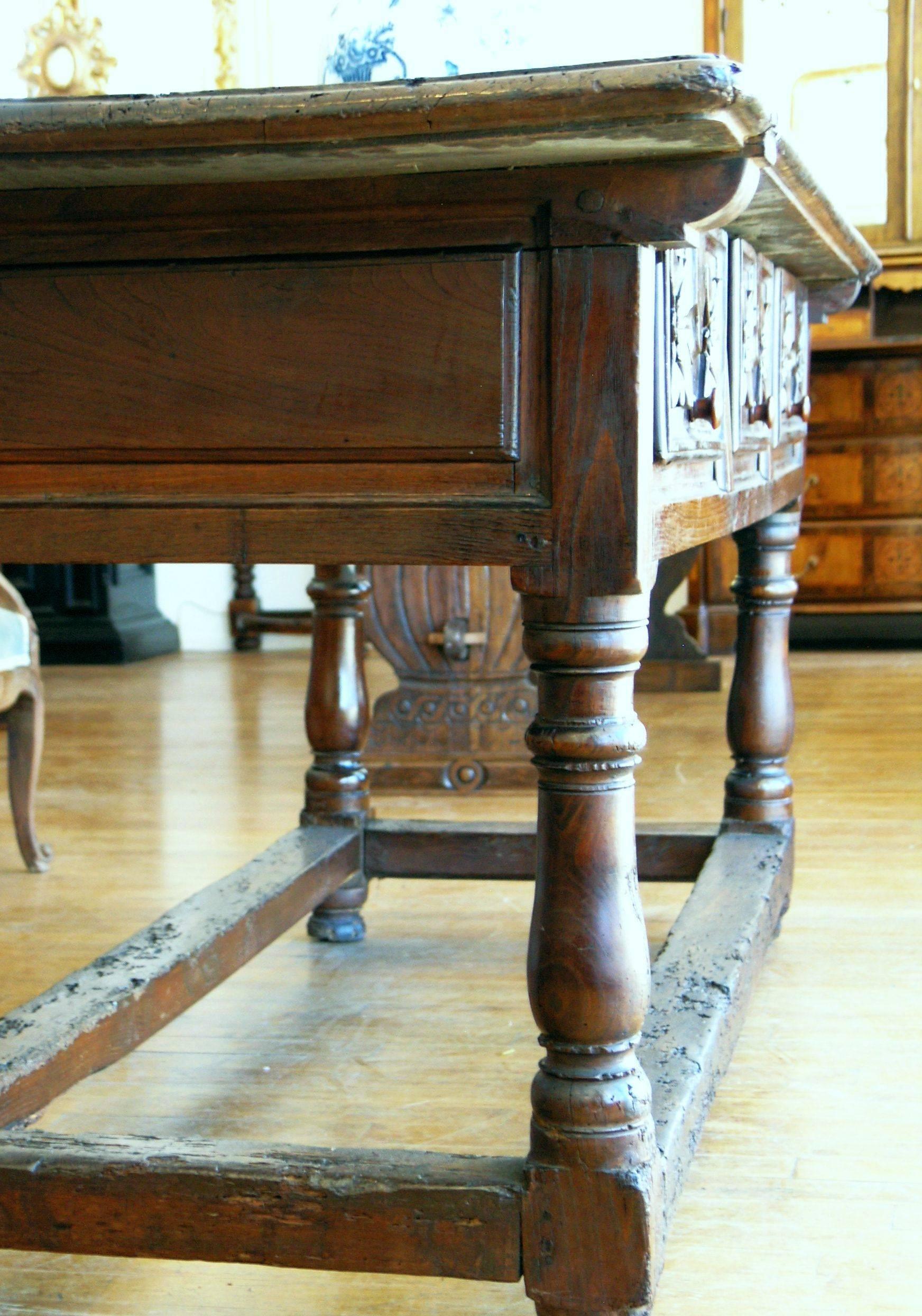  Walnut Baroque Table , Early 18th Century  For Sale 3