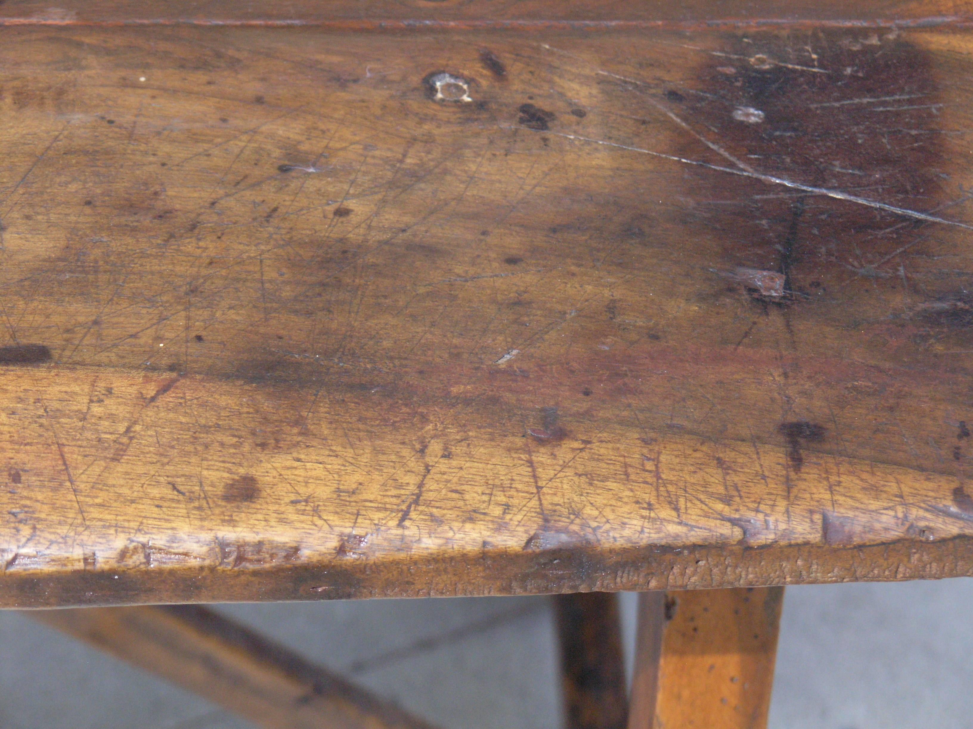 18th Century Tuscan Occasional trestle Table In Excellent Condition For Sale In Los Angeles, CA