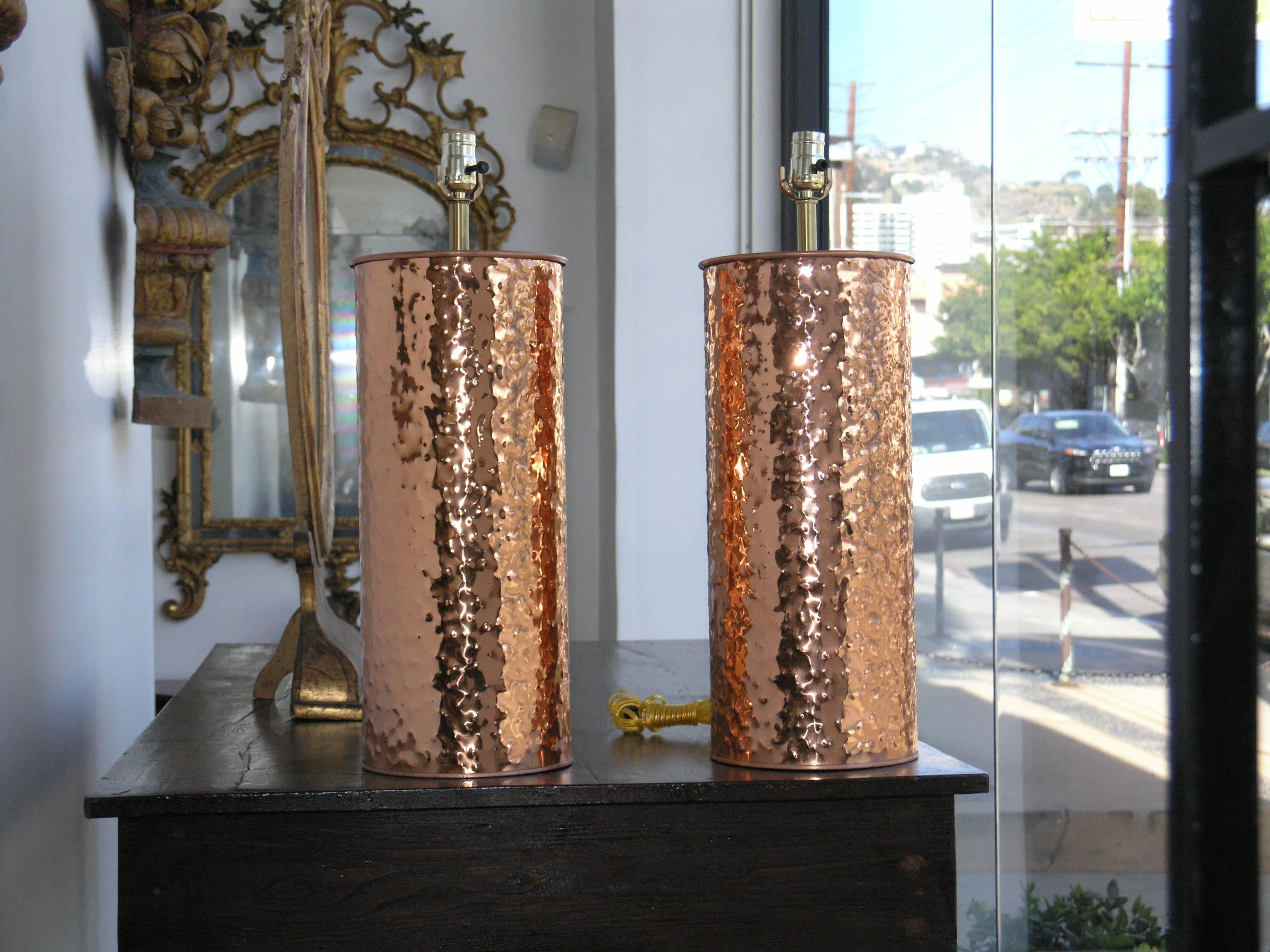Mid-Century Modern Large Pair of Mid-century Hammered Copper Lamps For Sale
