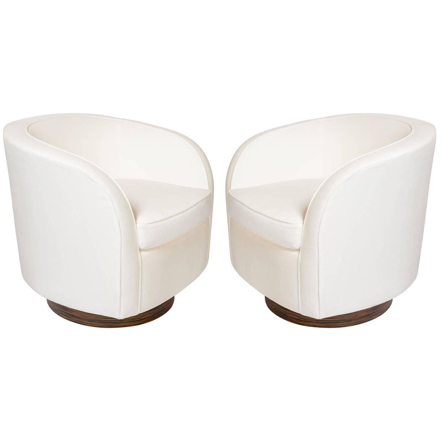Pair of Luxe Swivel Lounge Chairs by Milo Baughman at 1stDibs