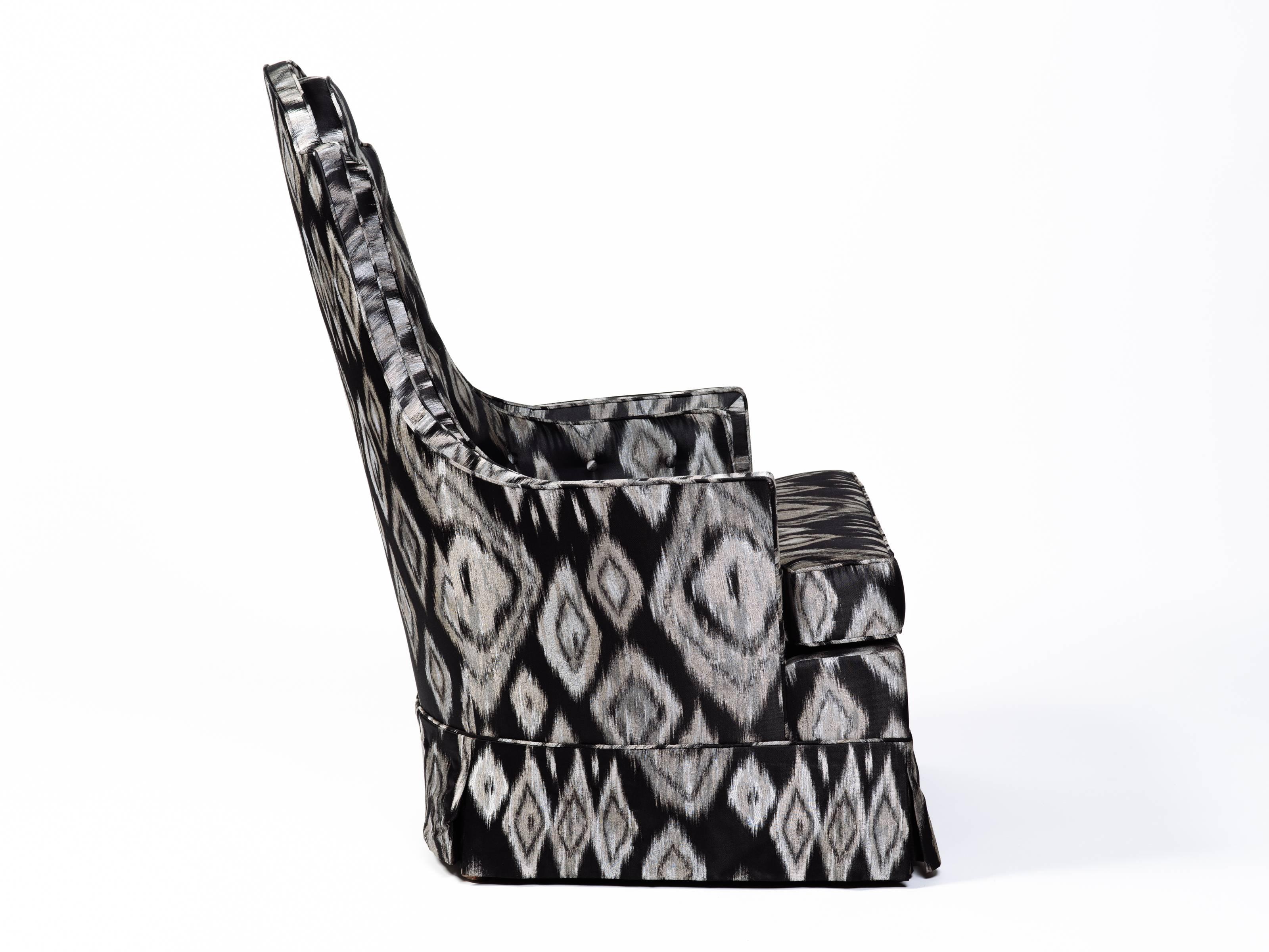 Graphic Ikat Silk Hollywood Regency Lounge Chair In Excellent Condition In Fort Lauderdale, FL